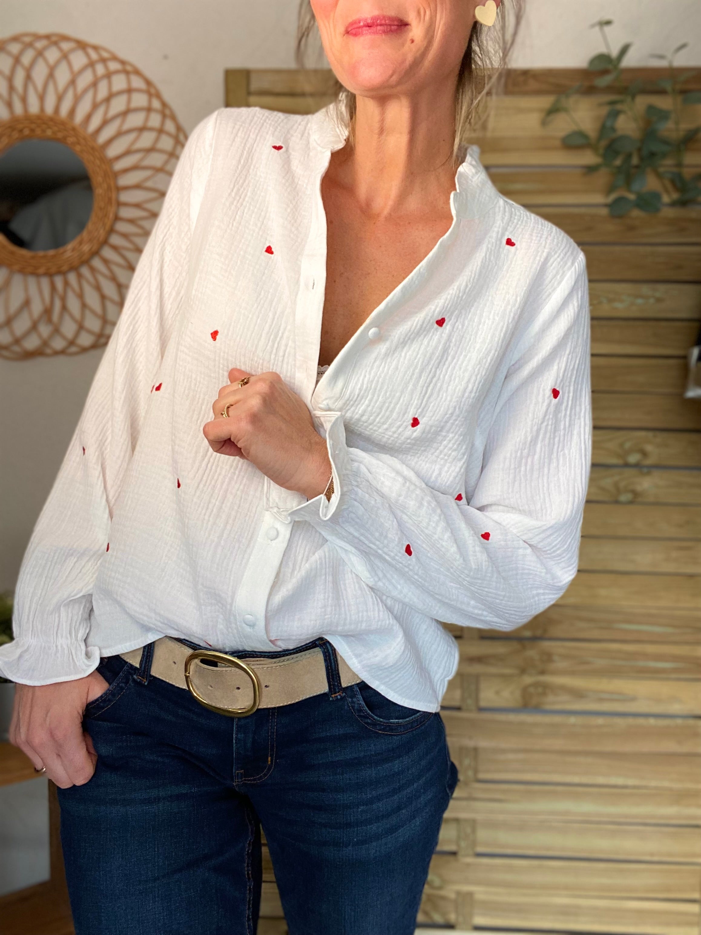 Blouse en gaze de coton avec cœurs brodés rouges ❤️ AYA