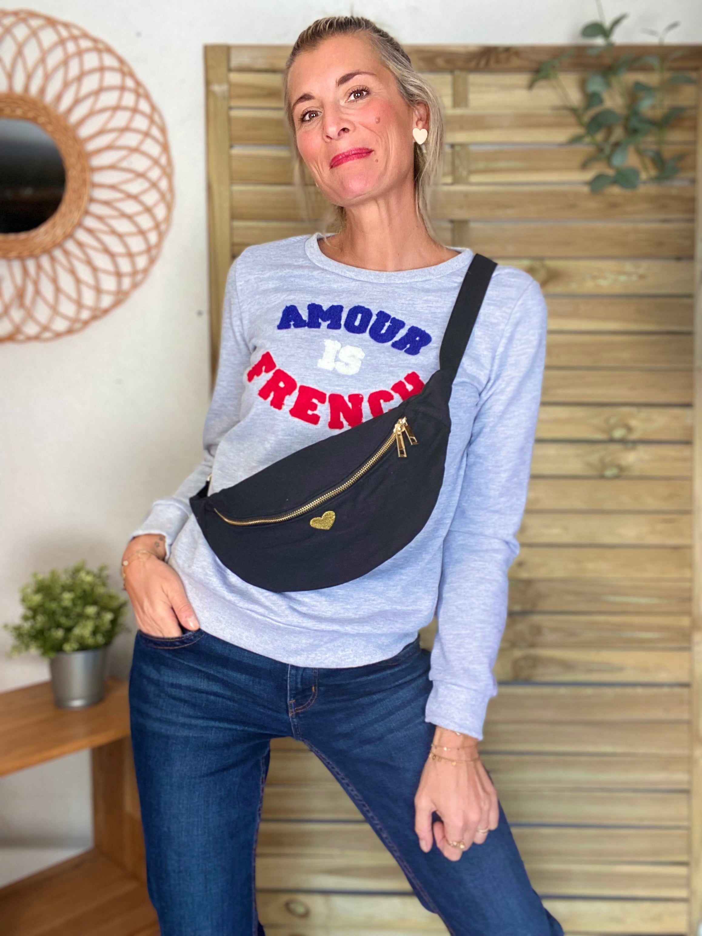 Sac banane en coton Coeur brodé 💛 CASSIDY - Noir