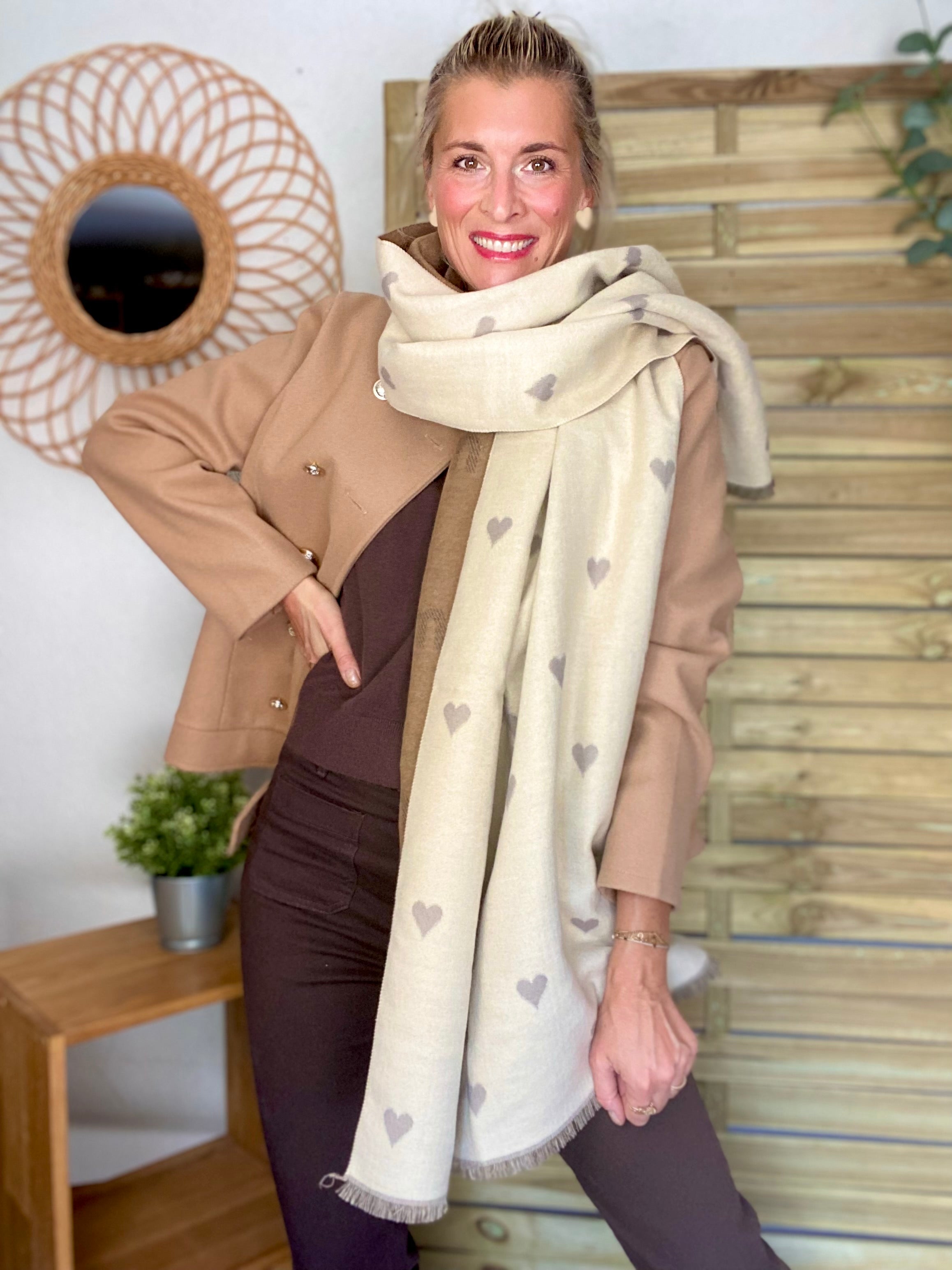 Écharpe douce gros Coeurs PAULETTE - Beige 🩶