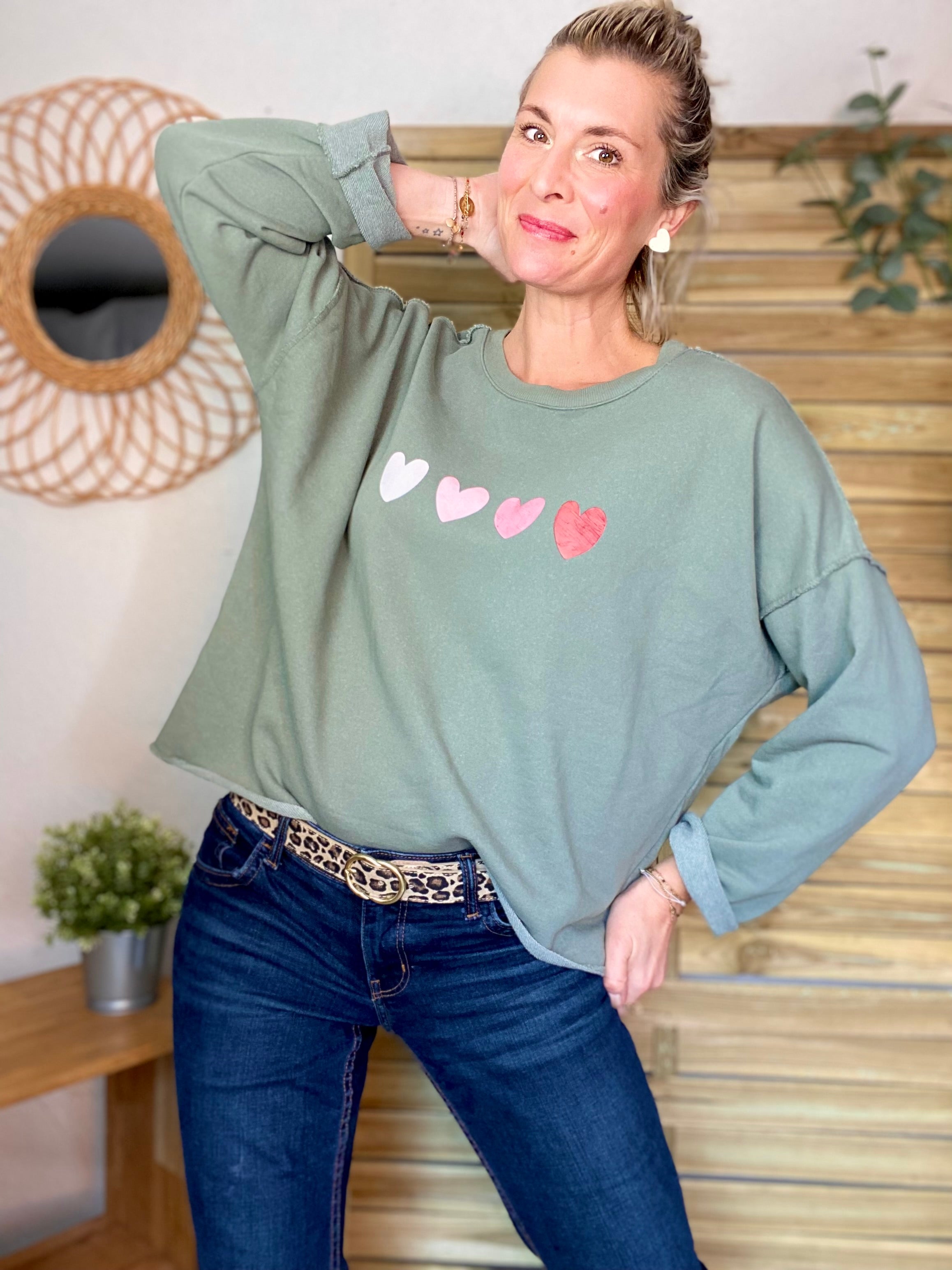 Sweat oversize avec coeurs ÉGLANTINE - Vert tilleul ❤️