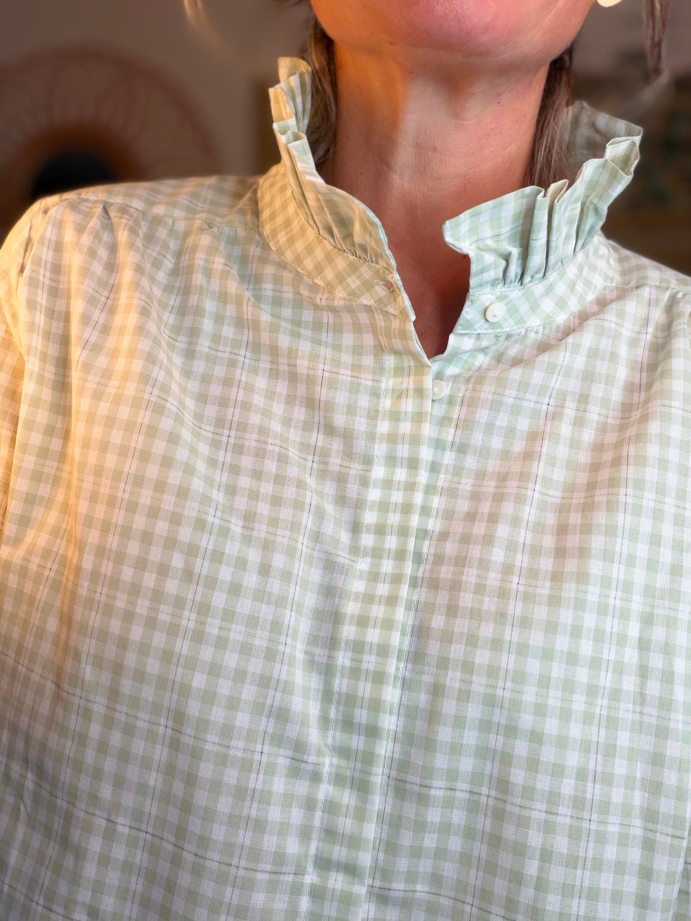 Chemise imprimée vichy, col victorien volanté MEREDITH - Vert d’eau