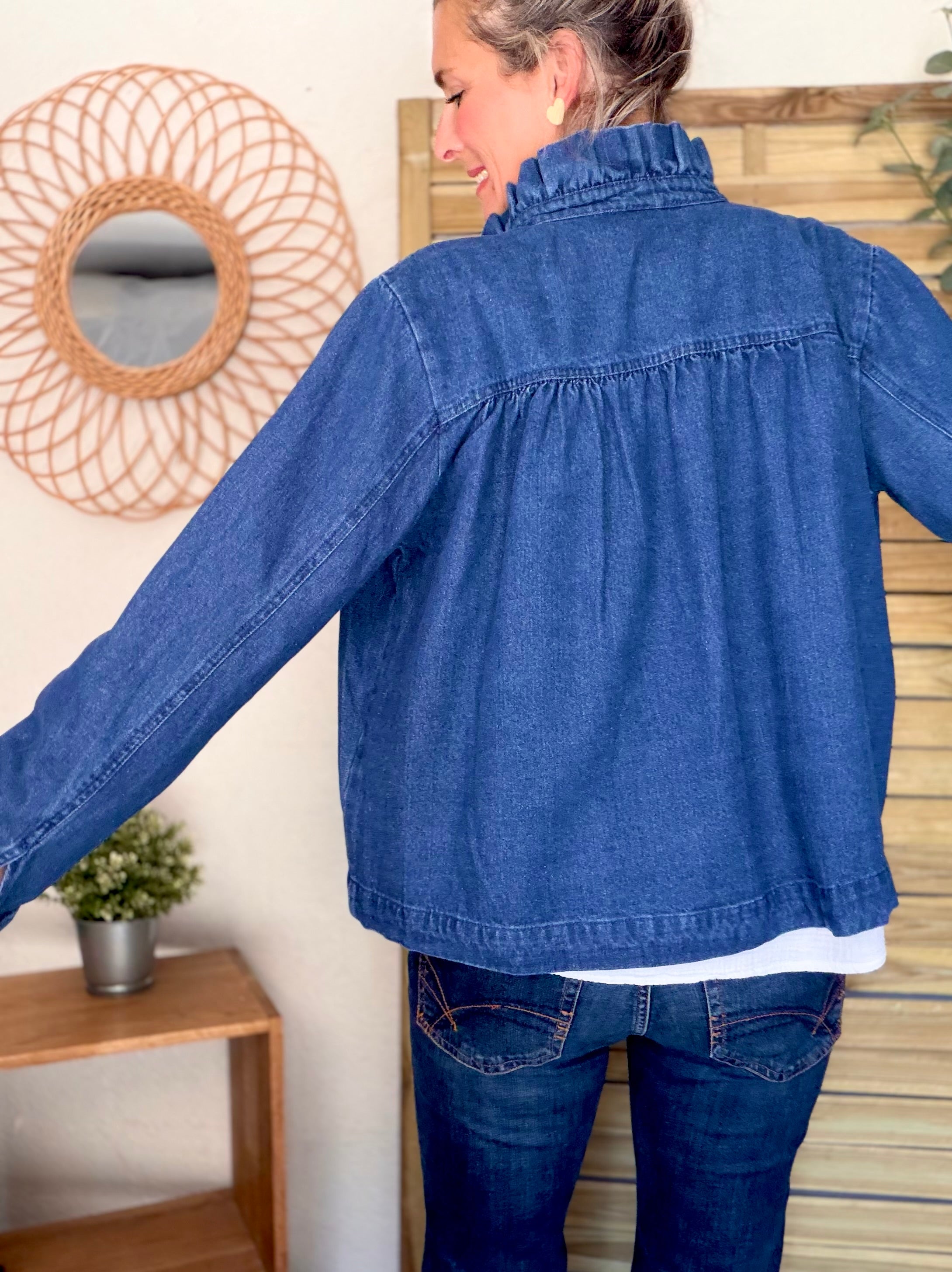 RETOUR EN STOCK MI JUIN - Veste courte légère en jean col volanté JUNON