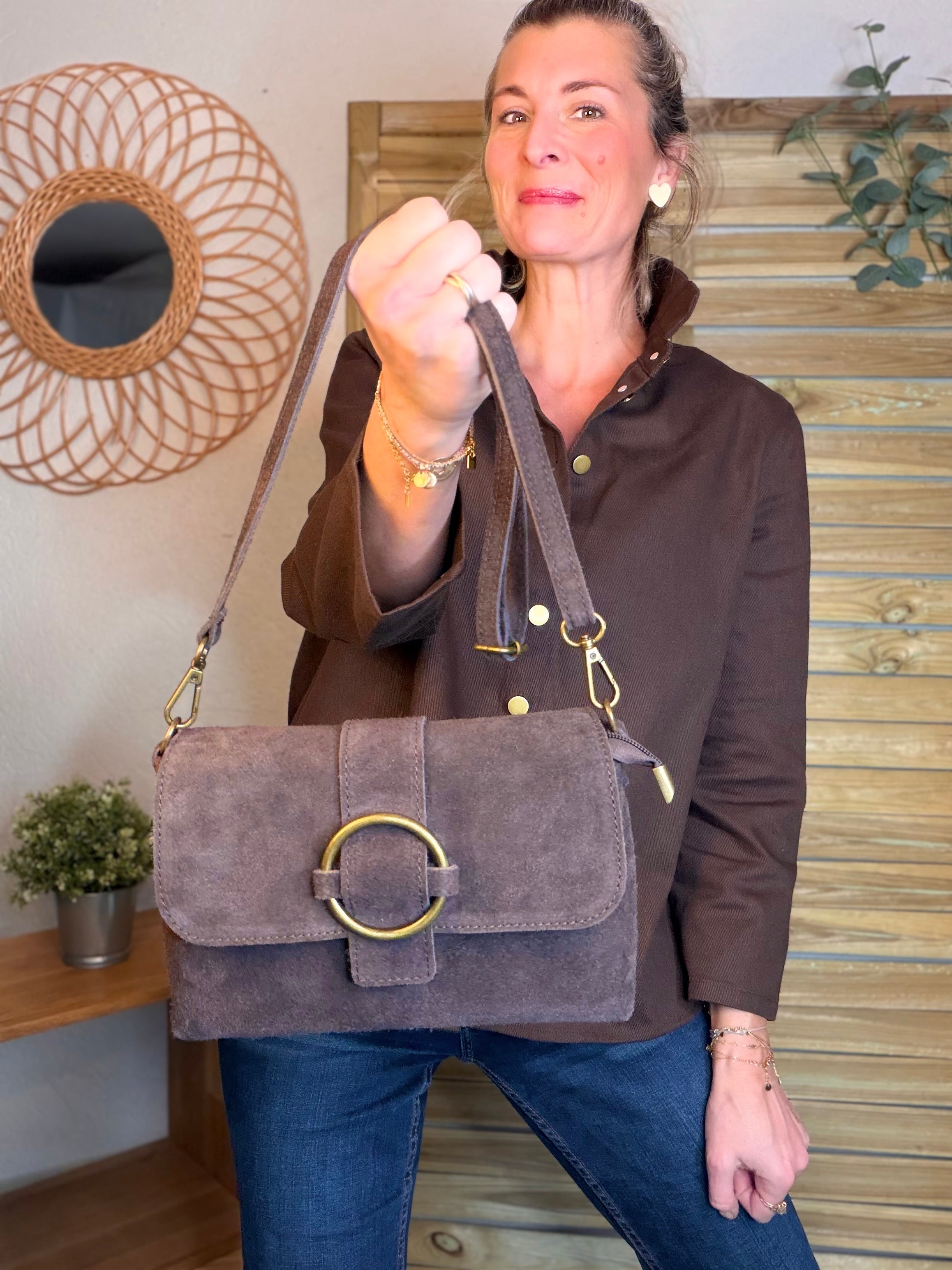 Sac bandoulière en croute de cuir BLAKE - Chocolat