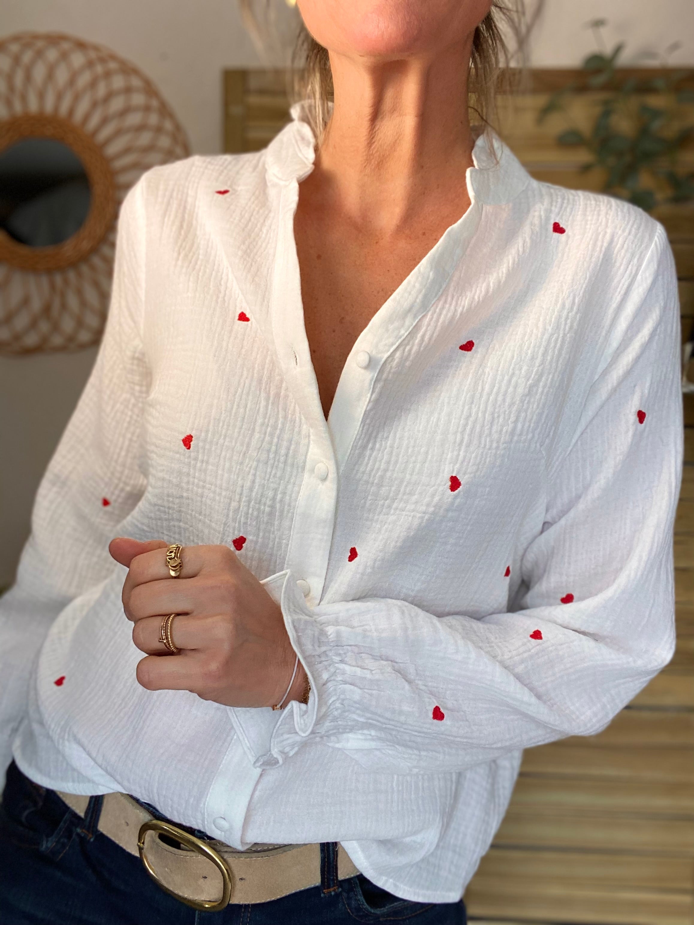 Blouse en gaze de coton avec cœurs brodés rouges ❤️ AYA