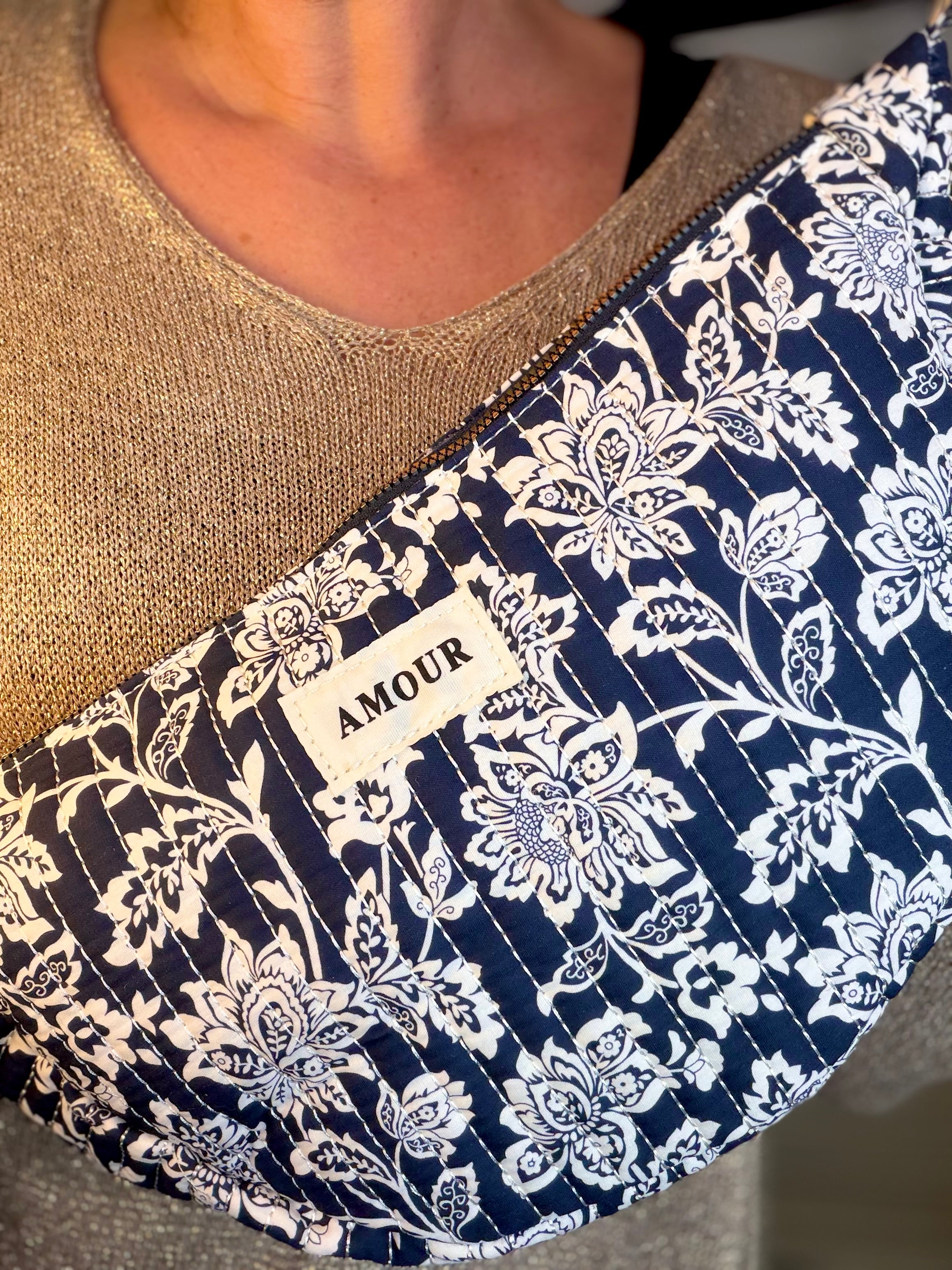 Sac demi-lune matelassé Amour JILL - Fleuri Marine