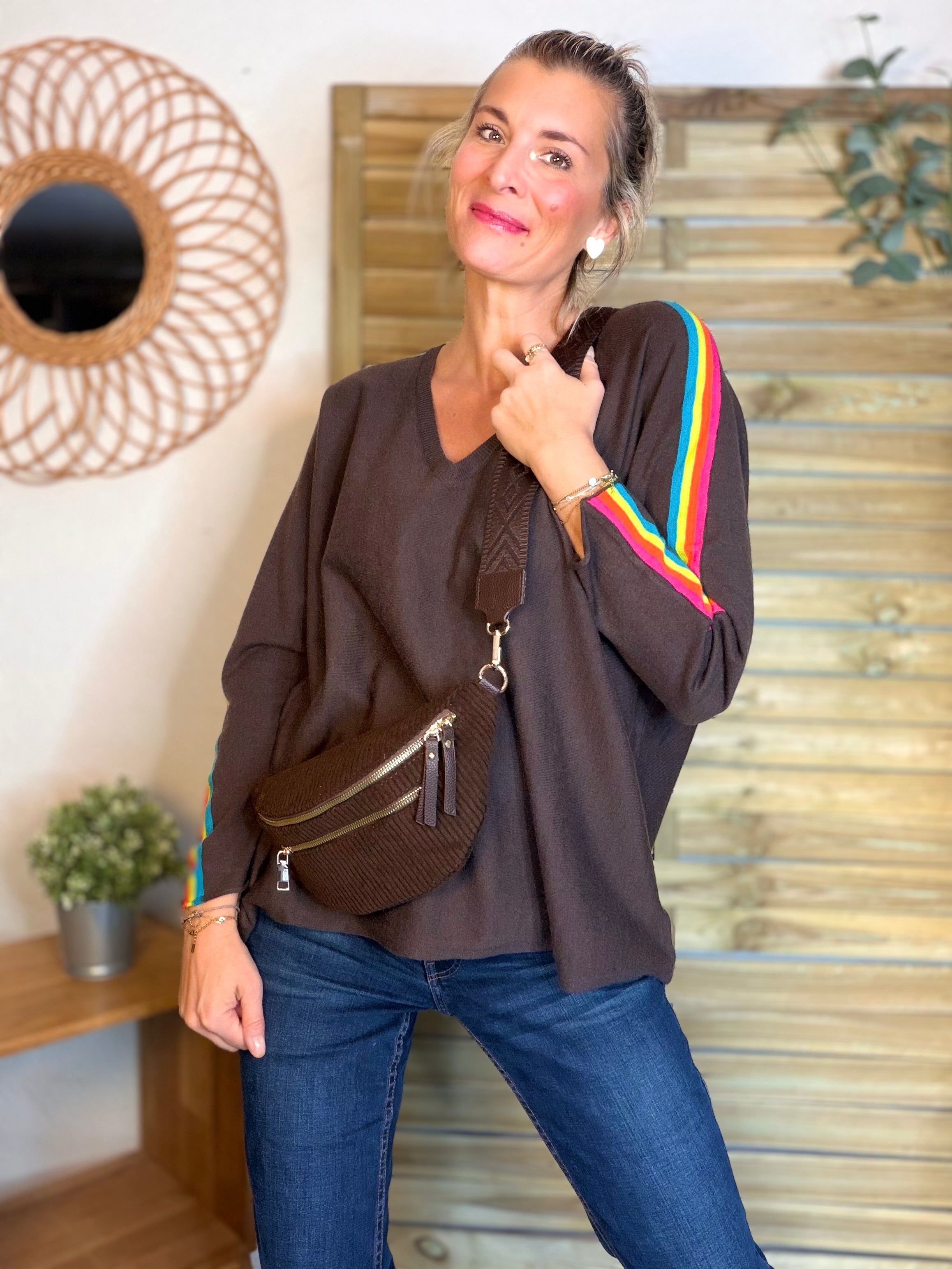 Pull fin avec bandes colorées, col V - RAINBOW OVERSIZE 🌈 Chocolat