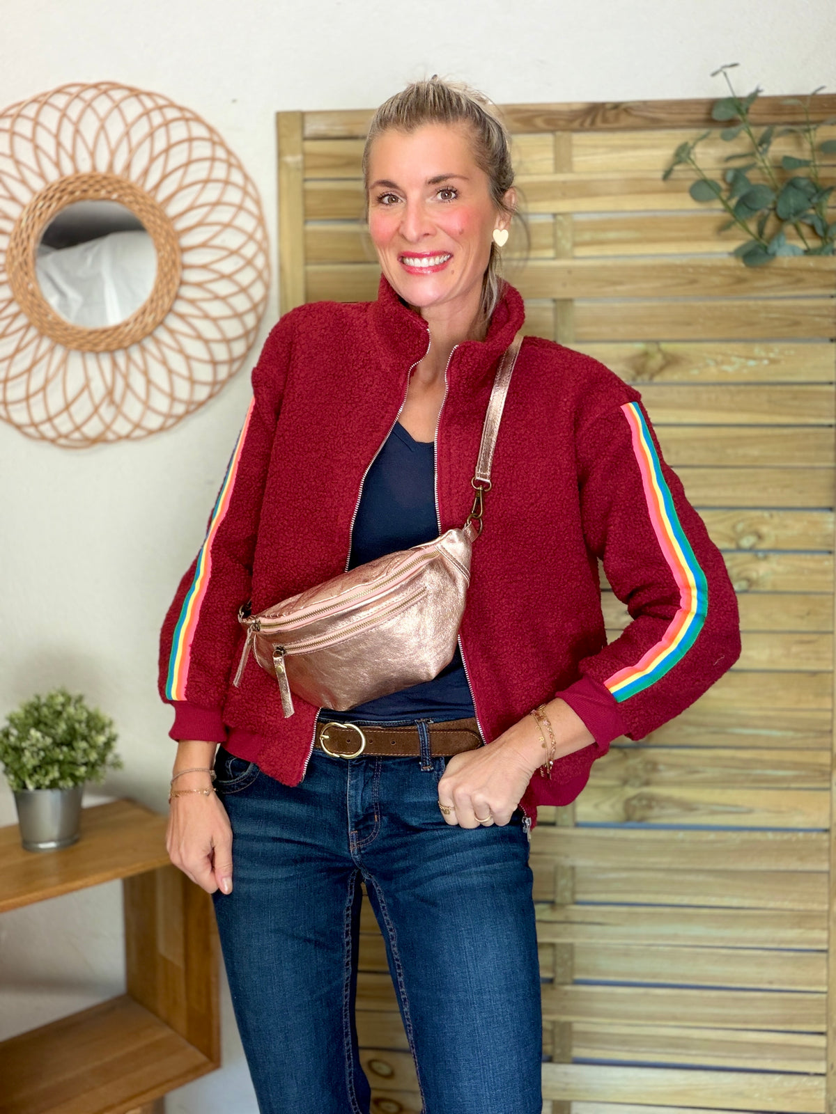 Veste Sherpa zippée bandes Arc-en-ciel CORALIE Bordeaux 🌈