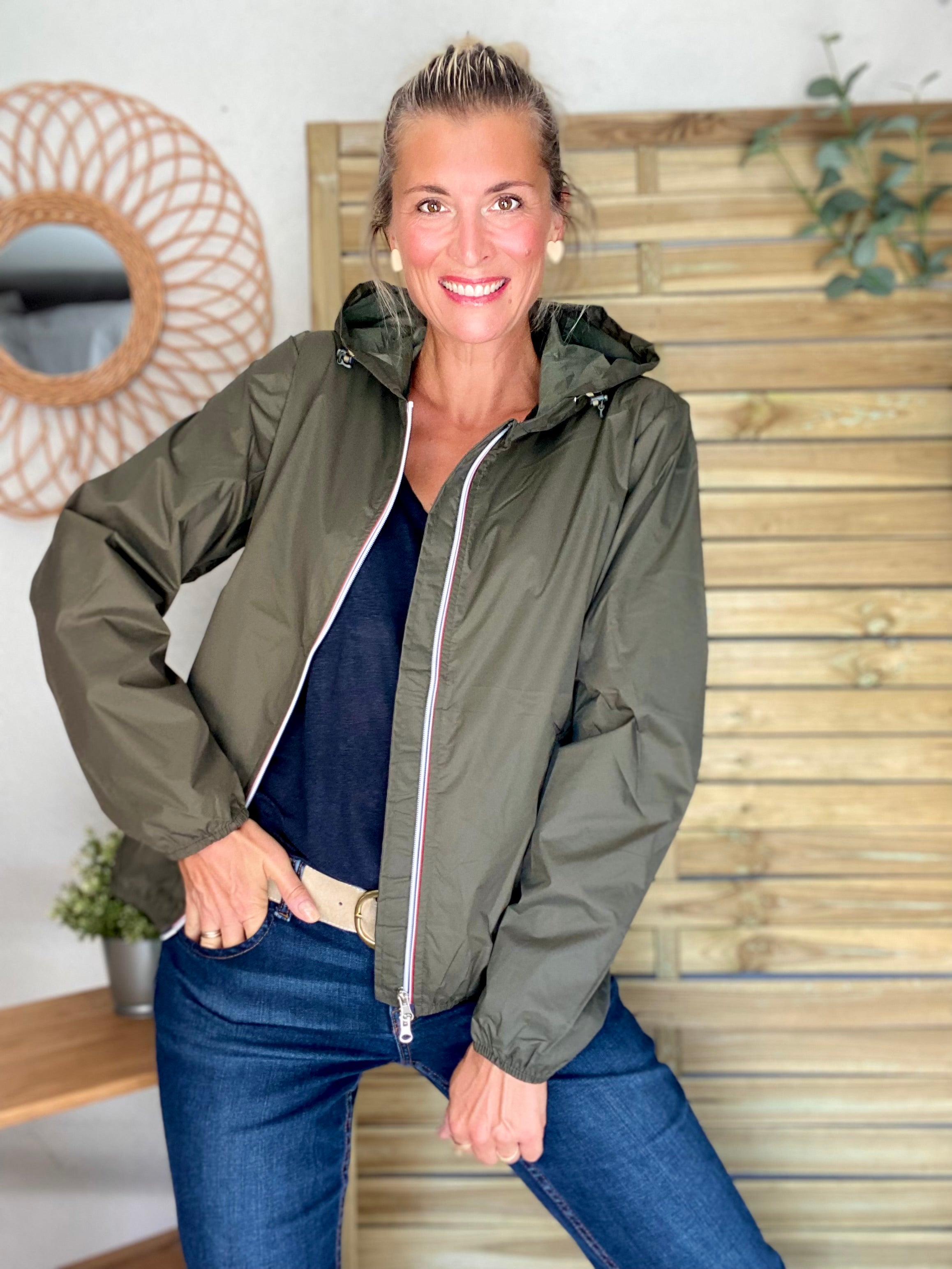 Coupe vent imperméable ANNA COURT Kaki - LAURA JO - DÉSTOCKAGE sur Tailles L et XL