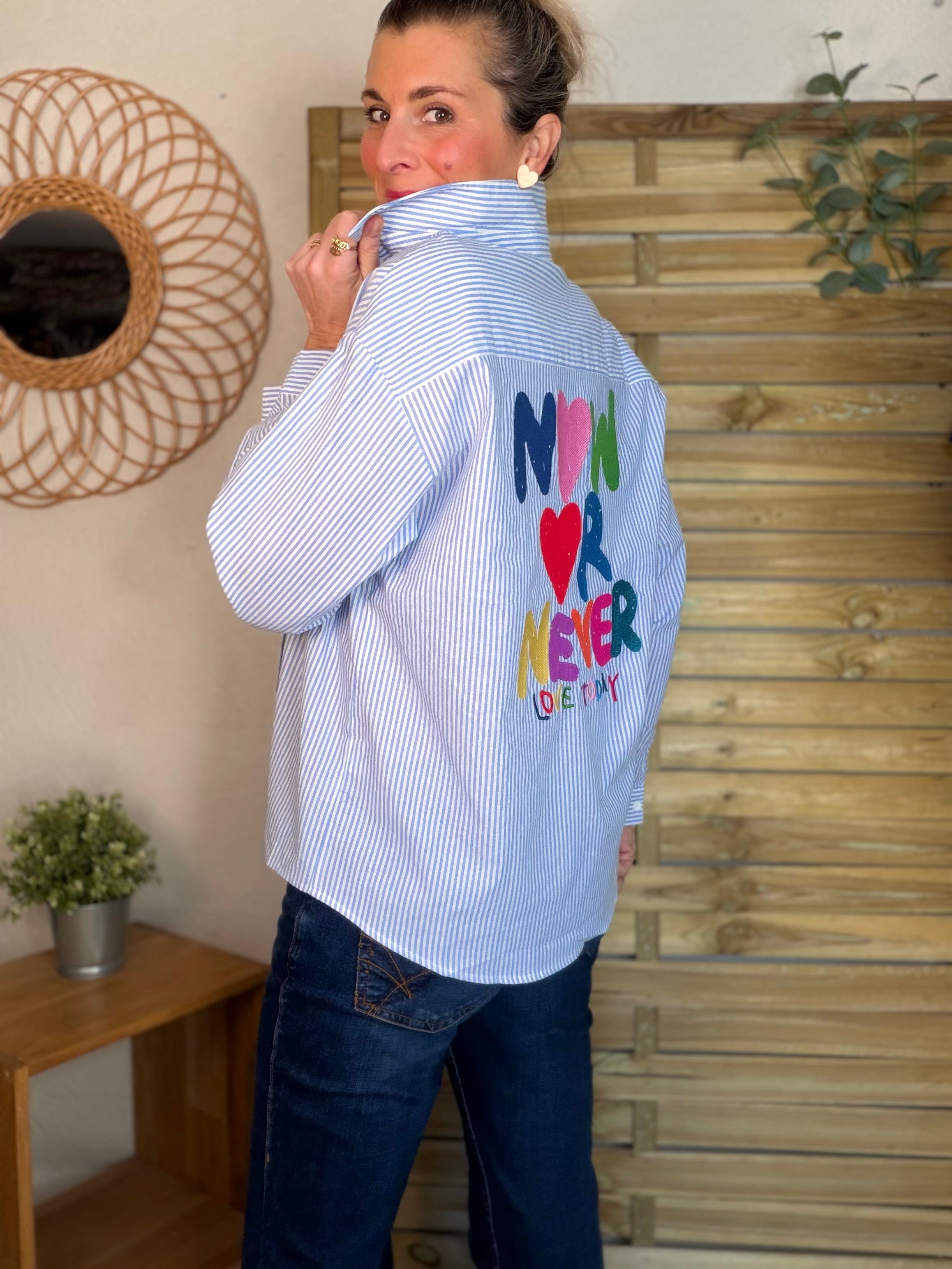 Chemise rayée brodée TINA Bleue