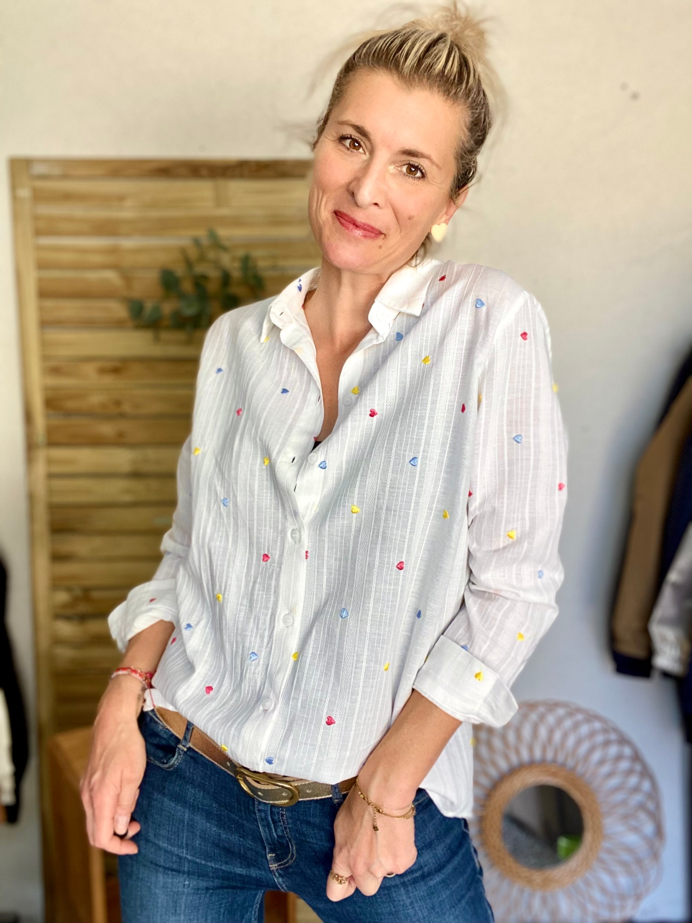 Chemise en coton avec cœurs brodés LÉA - FIN DE SÉRIE