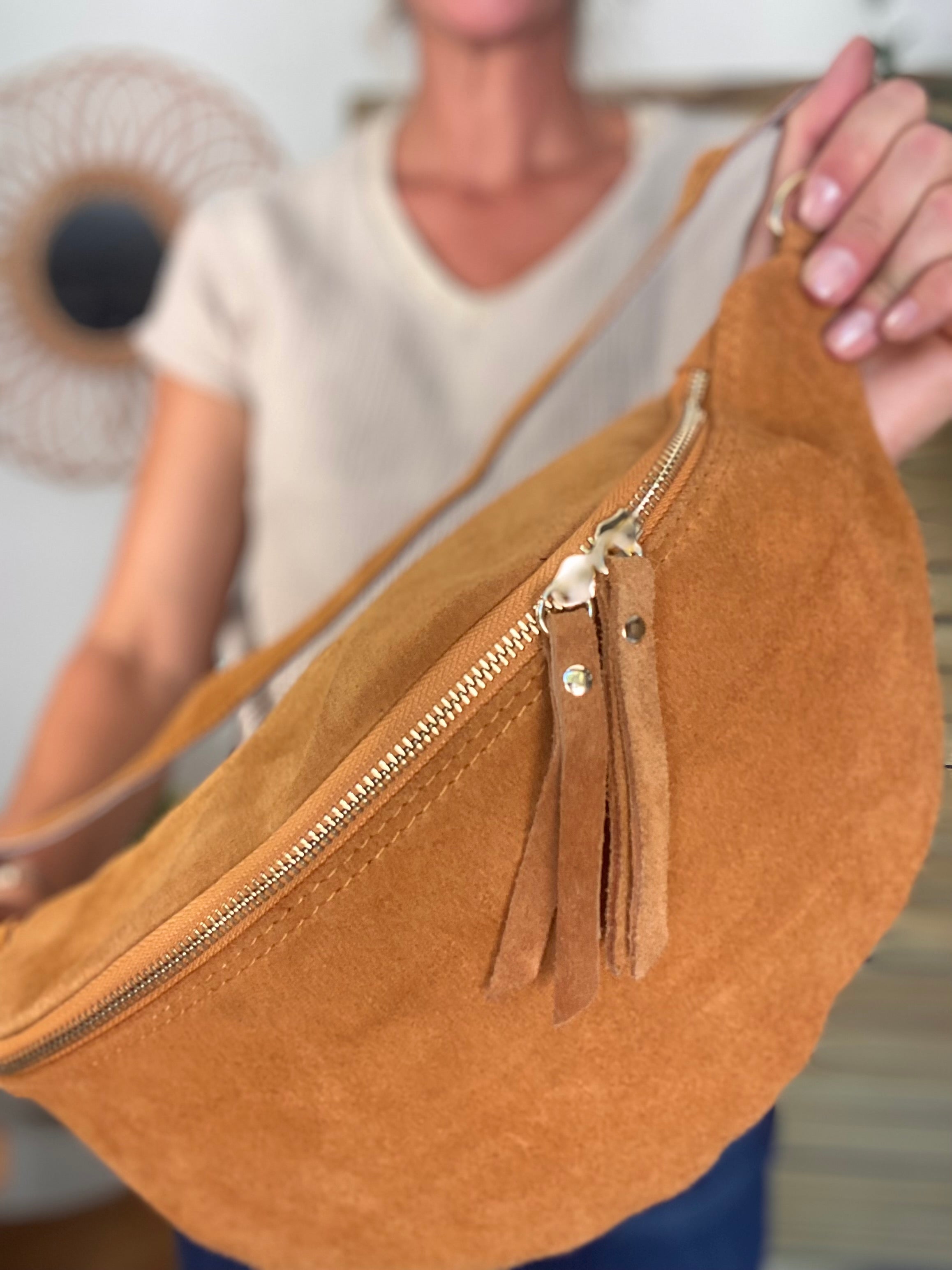 Sac banane XL en croite de cuir - JANE - Camel