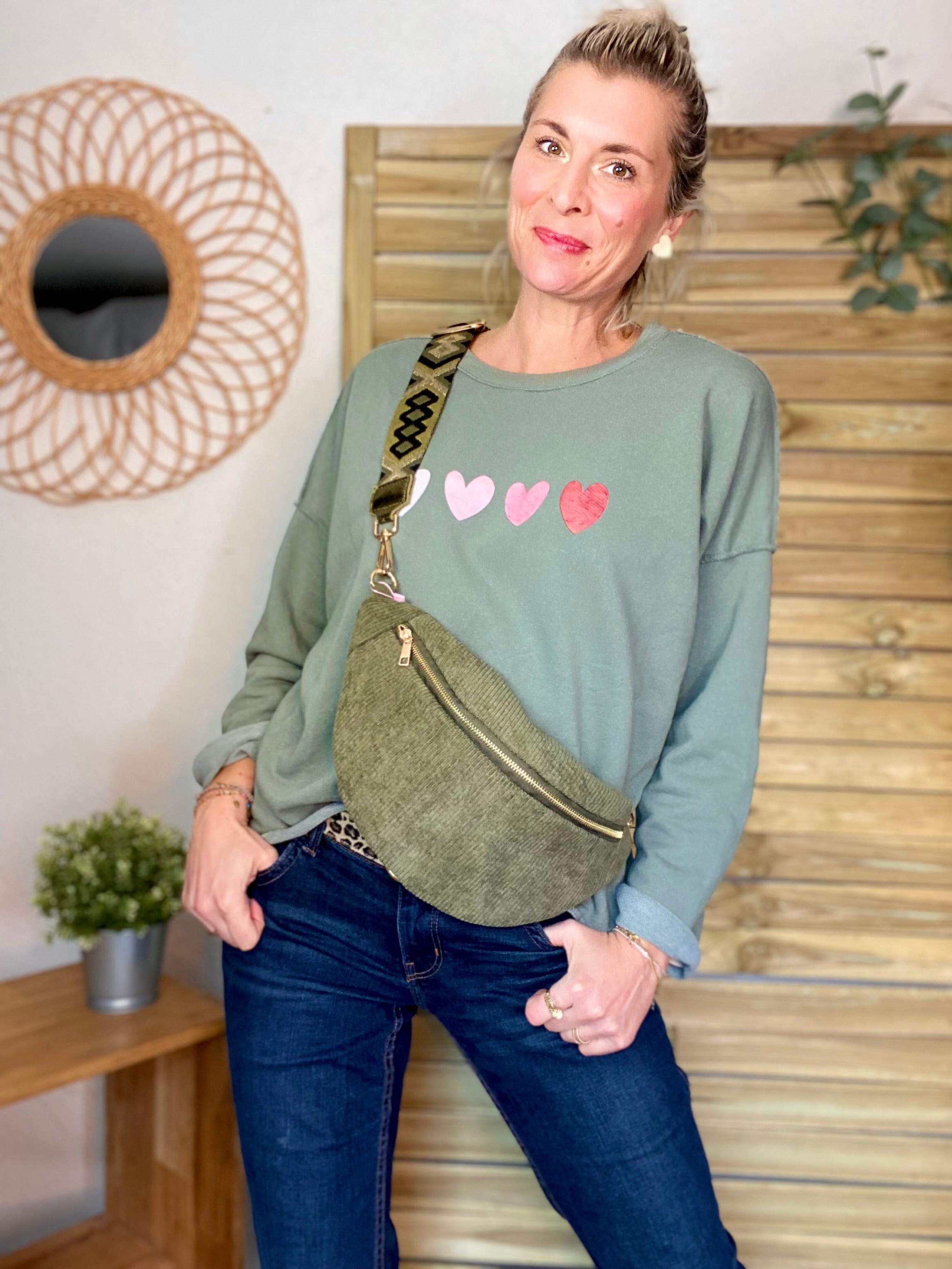 Sweat oversize avec coeurs ÉGLANTINE - Vert tilleul ❤️