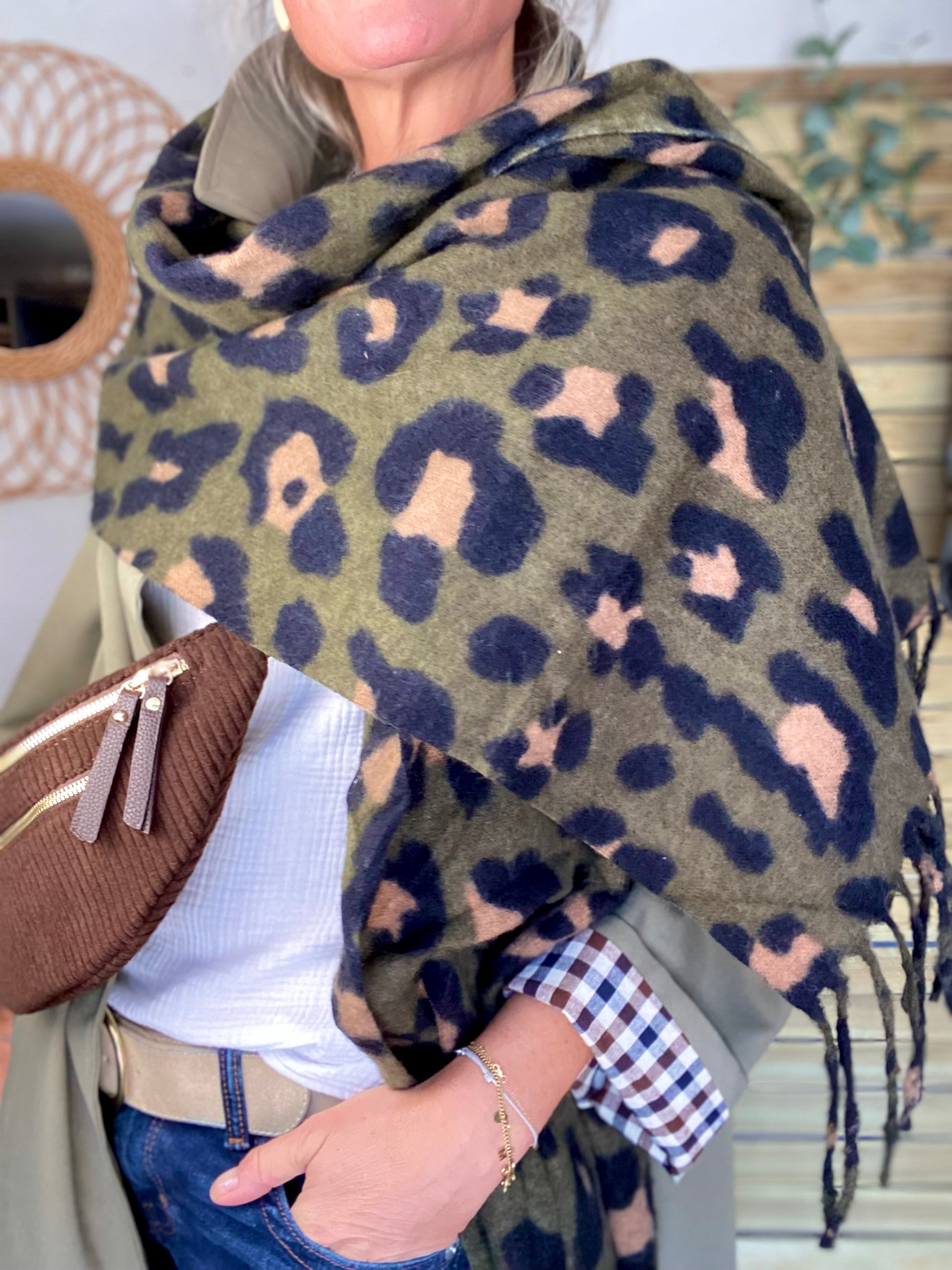 Écharpe douce MARTINE - Léo Kaki 🐆