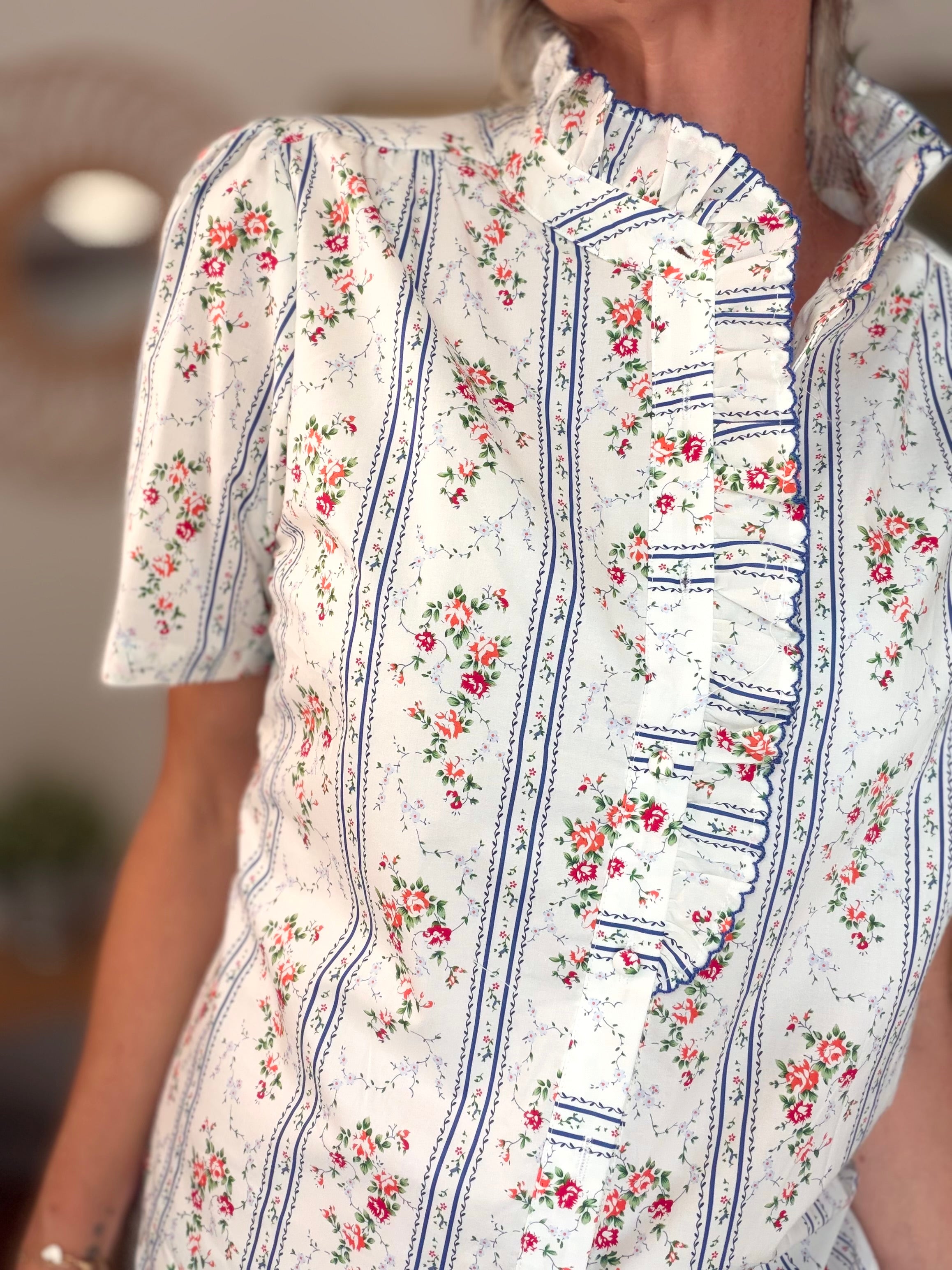 Blouse fleurie rayures bleues manches courtes GWEN
