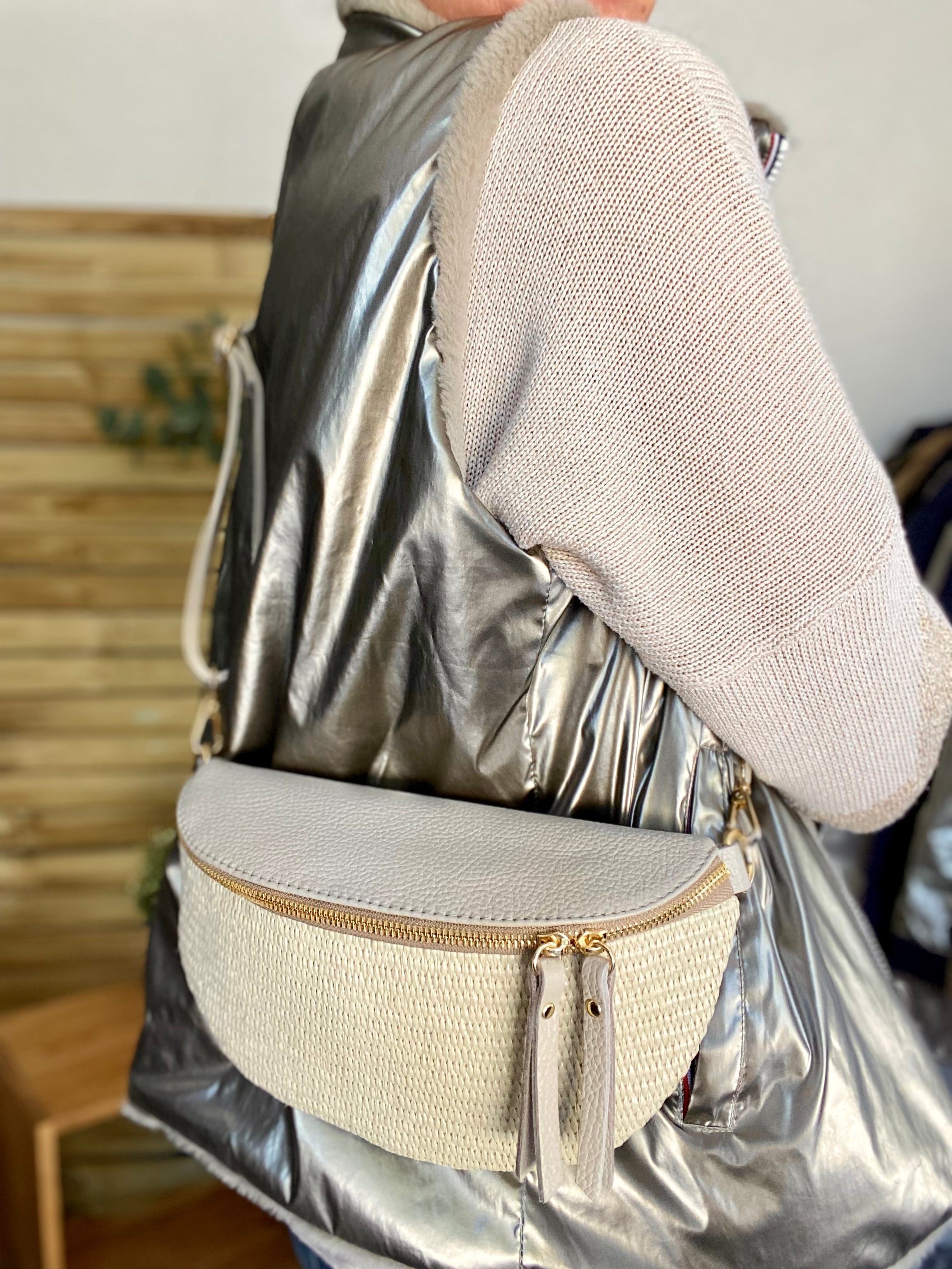 Sac banane bi-matière en cuir grainé beige - 28cm - JUNE