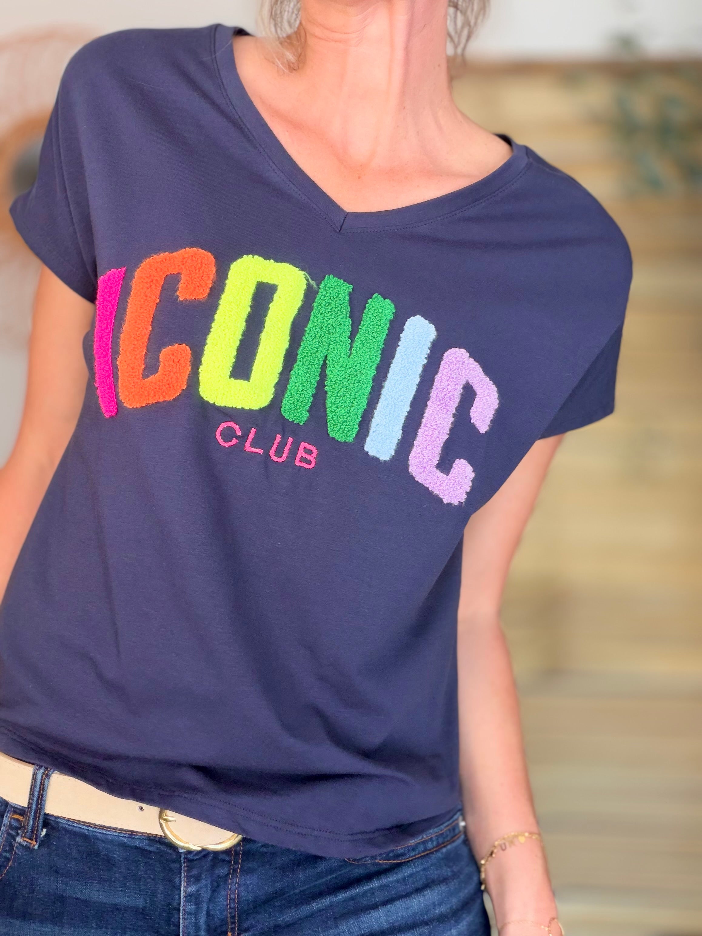 Tee shirt col V ICONIC club MIRANDA Bleu marine