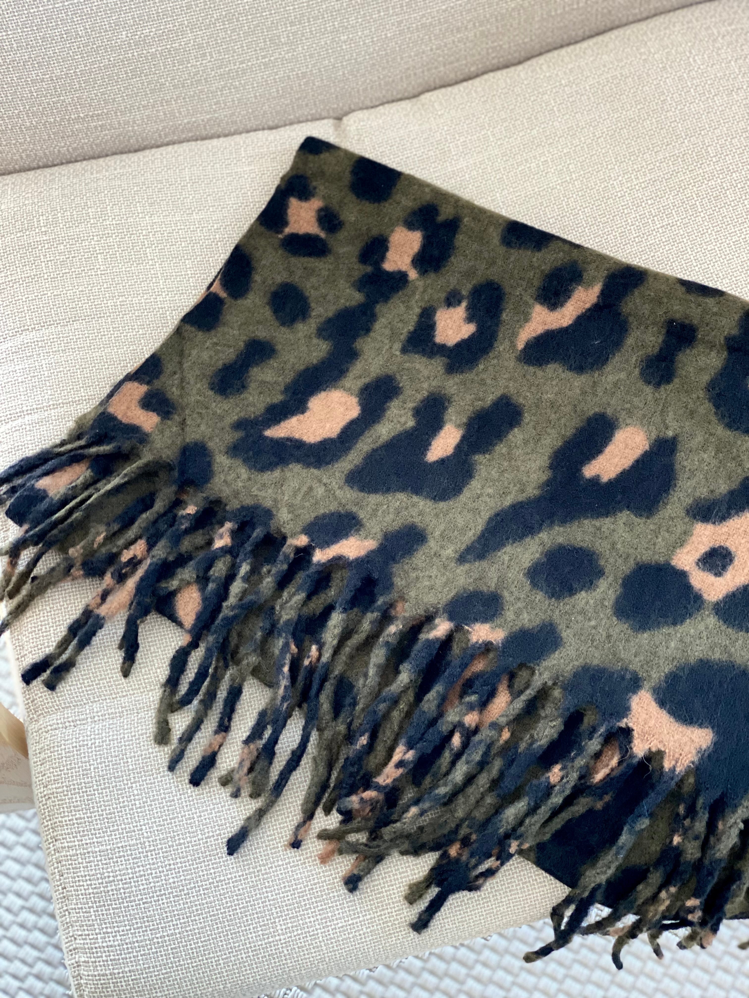 Écharpe douce MARTINE - Léo Kaki 🐆