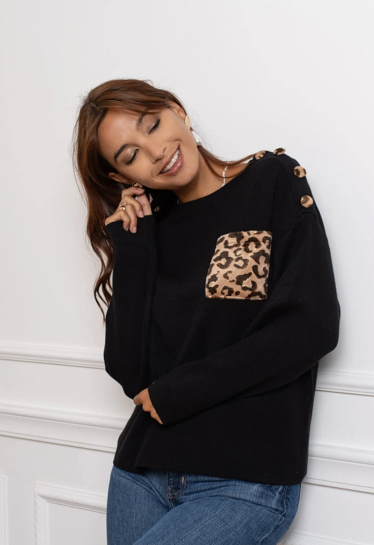 Pull avec poche et boutons Léo 🐆 ISAURE - Noir