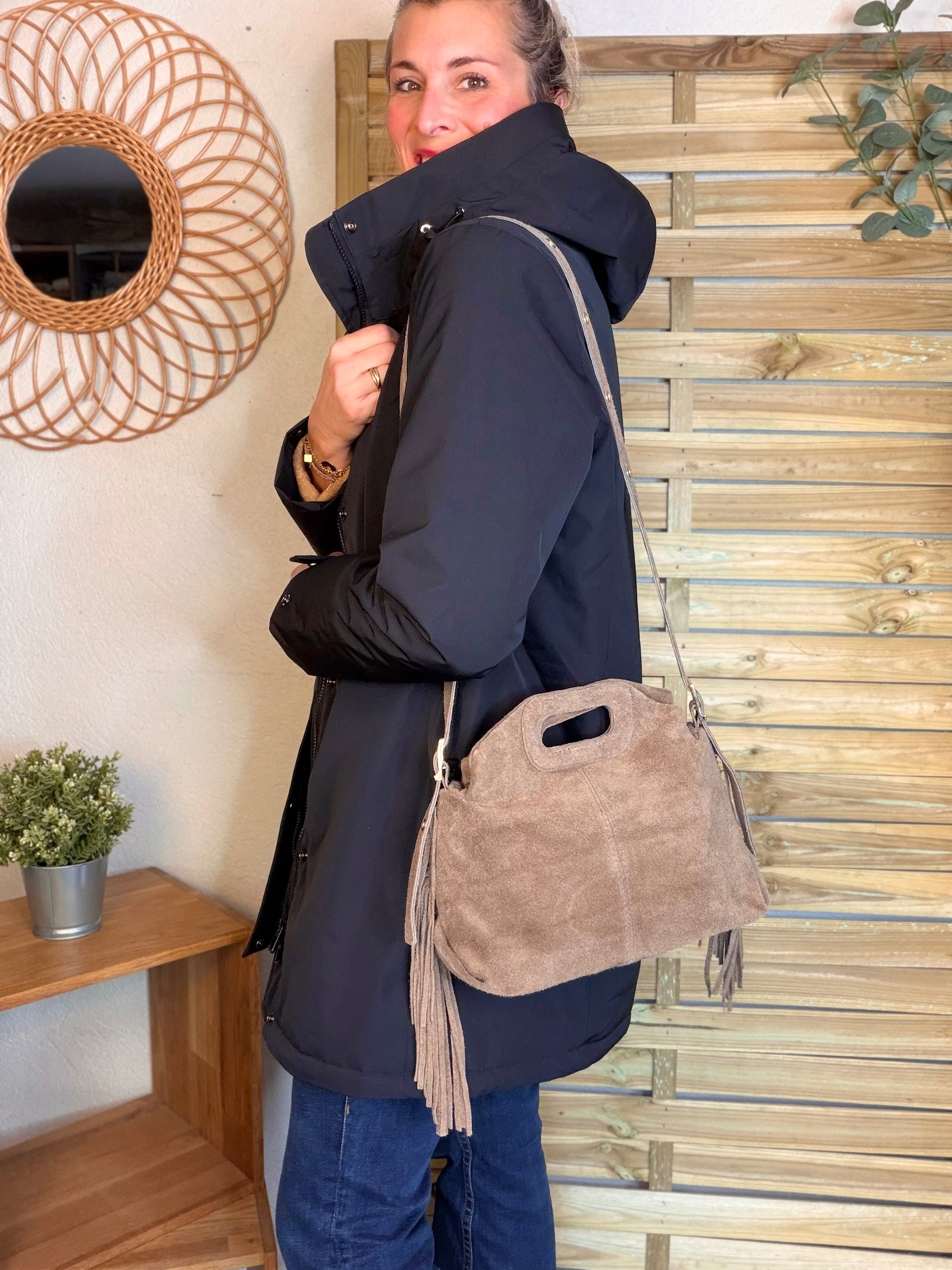 Sac en cuir daim avec franges LOGAN - Beige taupe