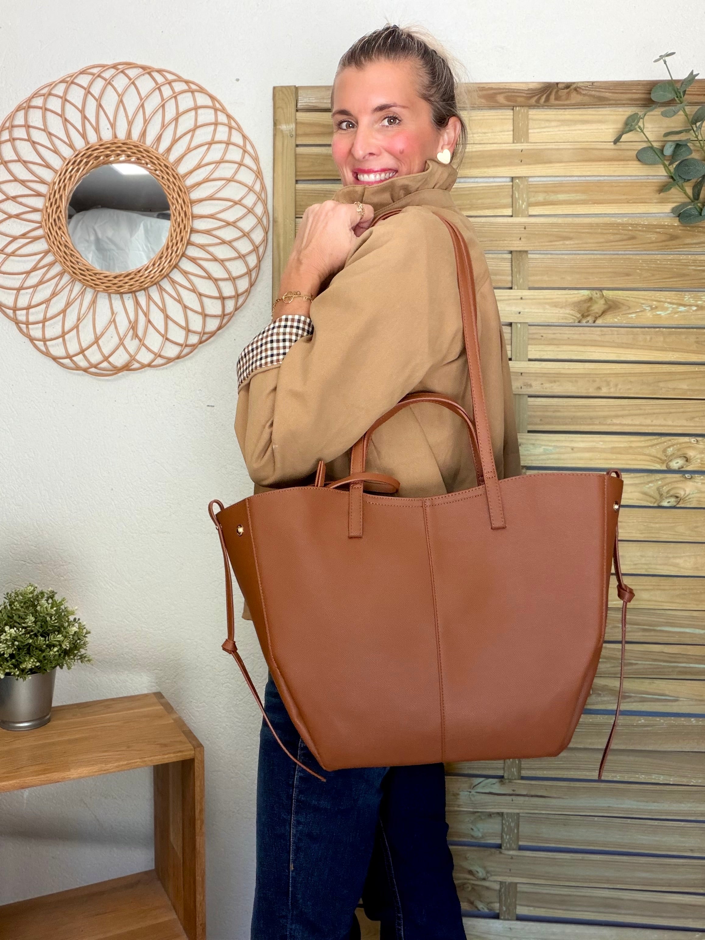 Grand Sac cabas 2 en 1 en simili cuir grainé - PAULE Camel