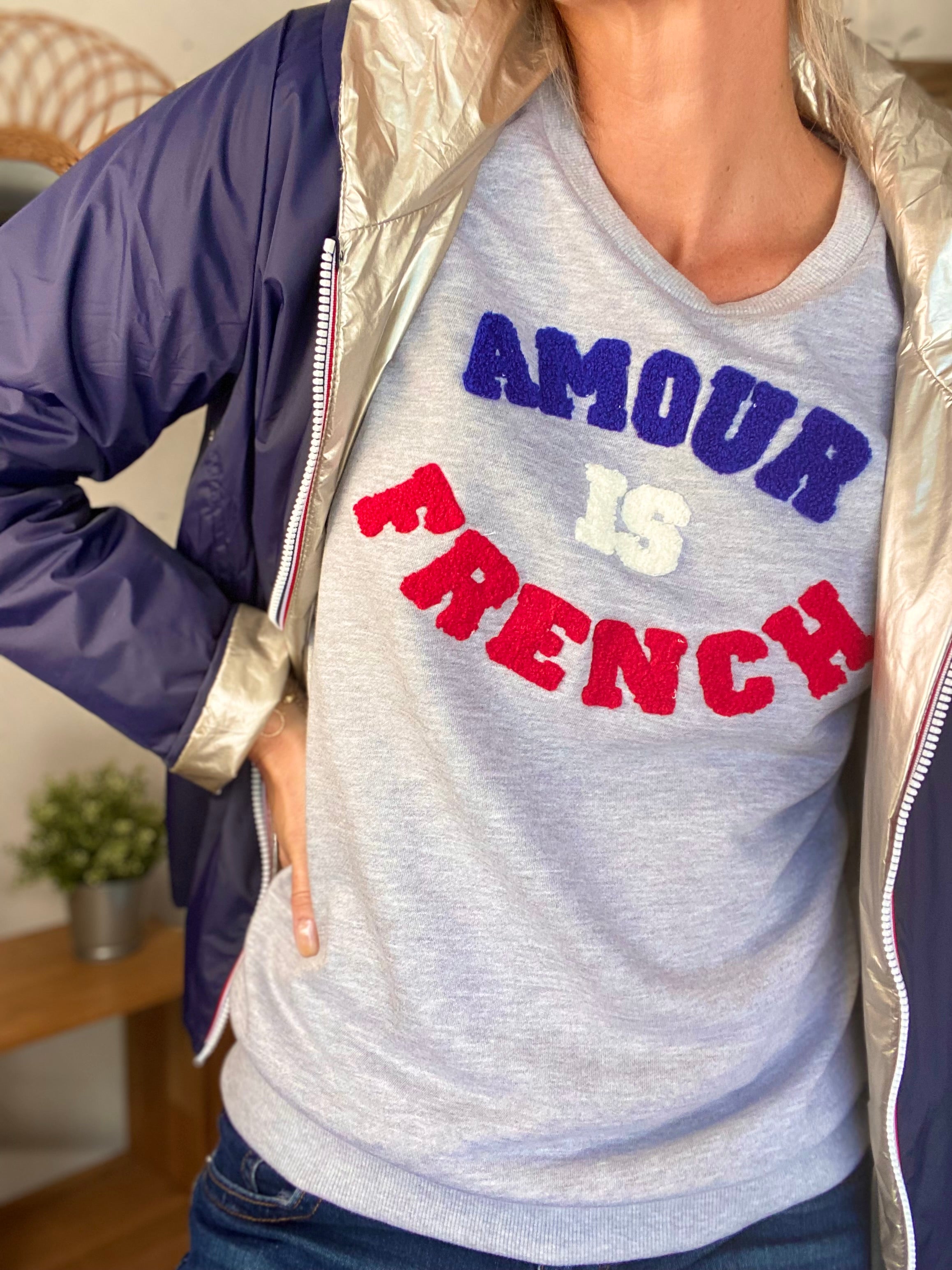 Sweat AMOUR IS FRENCH - OPHELIA - Gris / Tricolore 🇫🇷