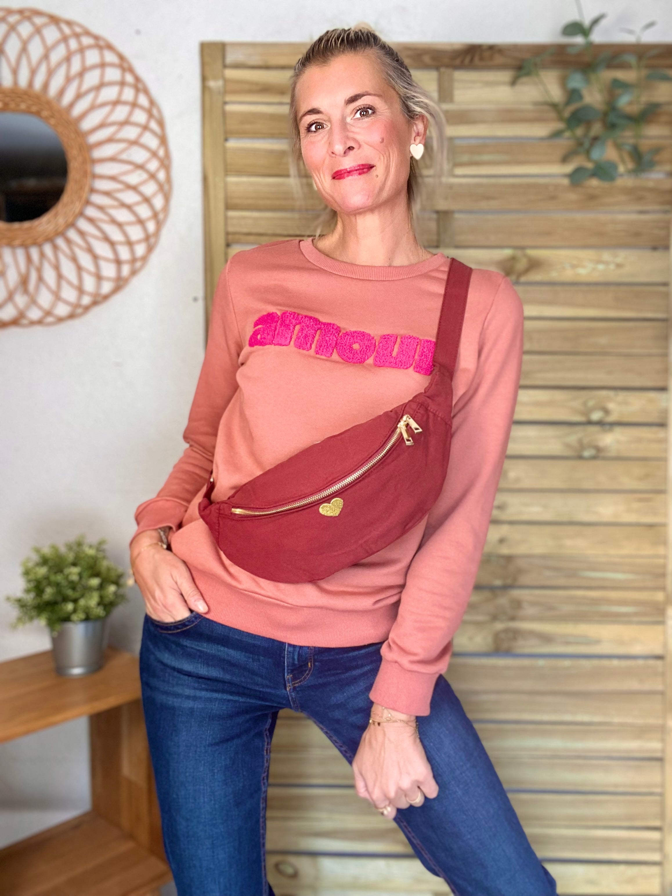 Sac banane en coton Coeur brodé 💛 CASSIDY - Bordeaux