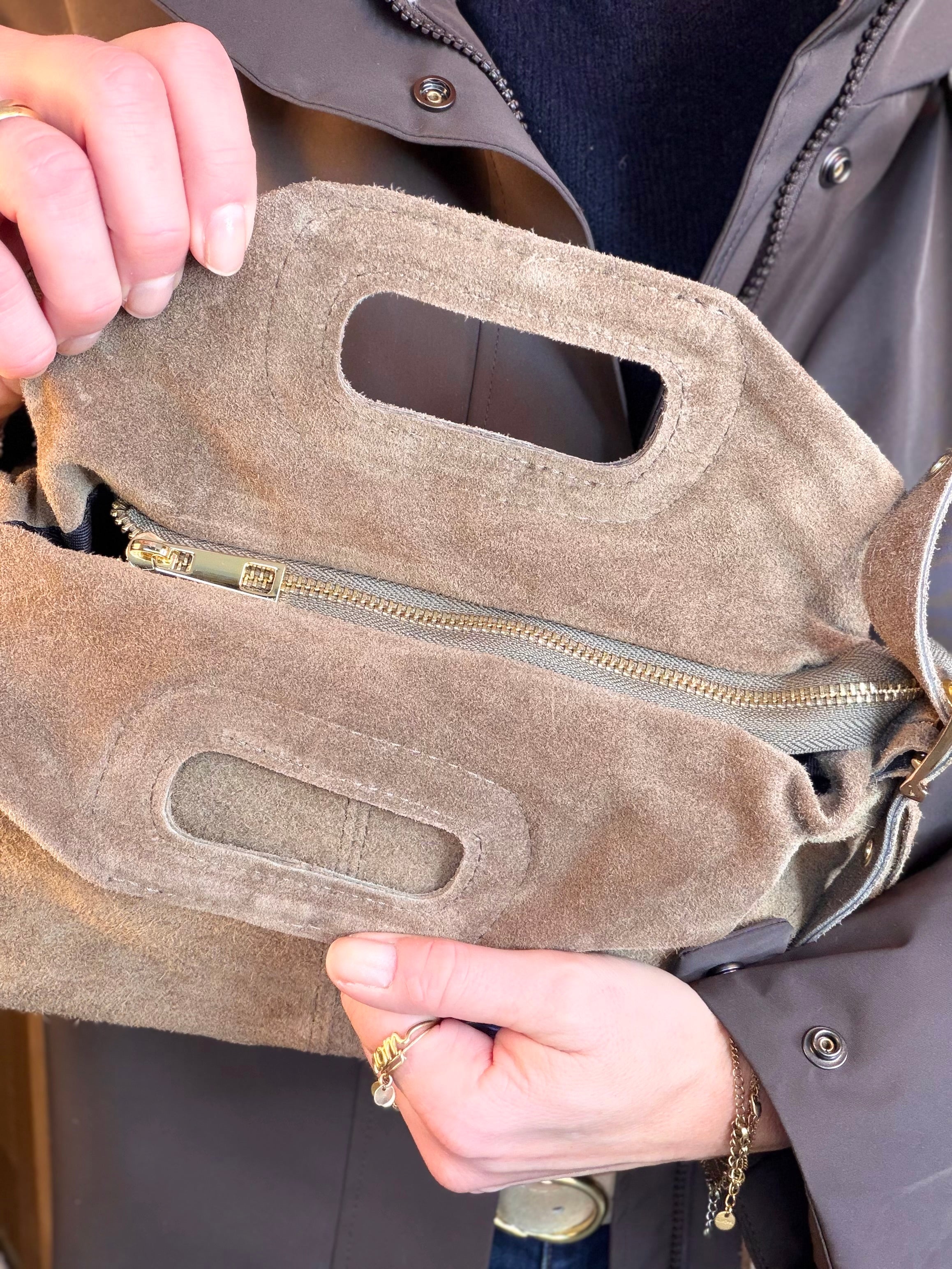 Sac en cuir daim avec franges LOGAN - Beige taupe