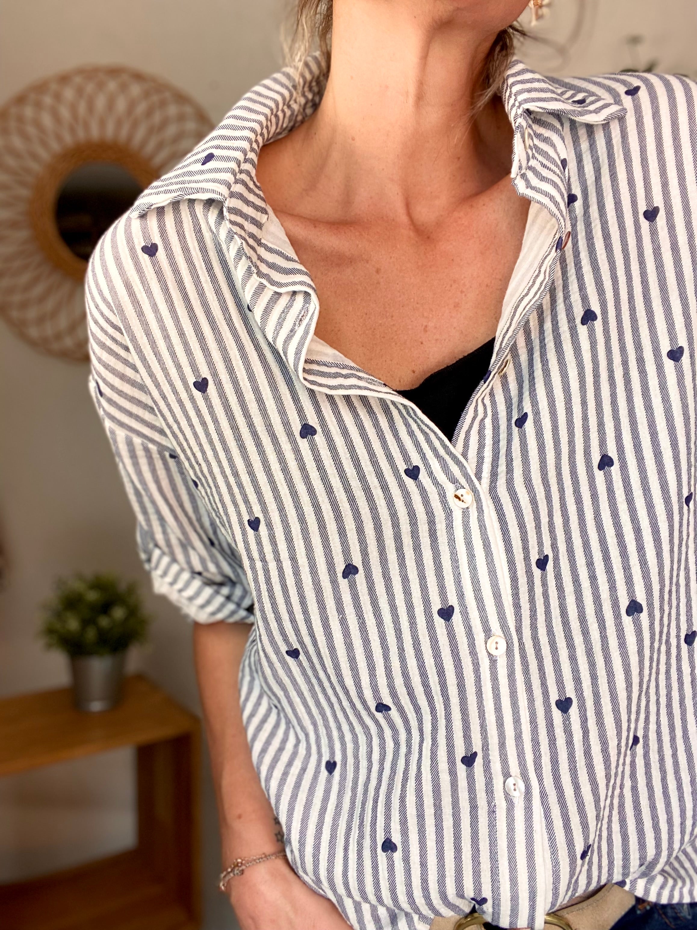 Chemise rayée légère en coton gauffré avec coeurs DAPHNÉE - Bleu gris