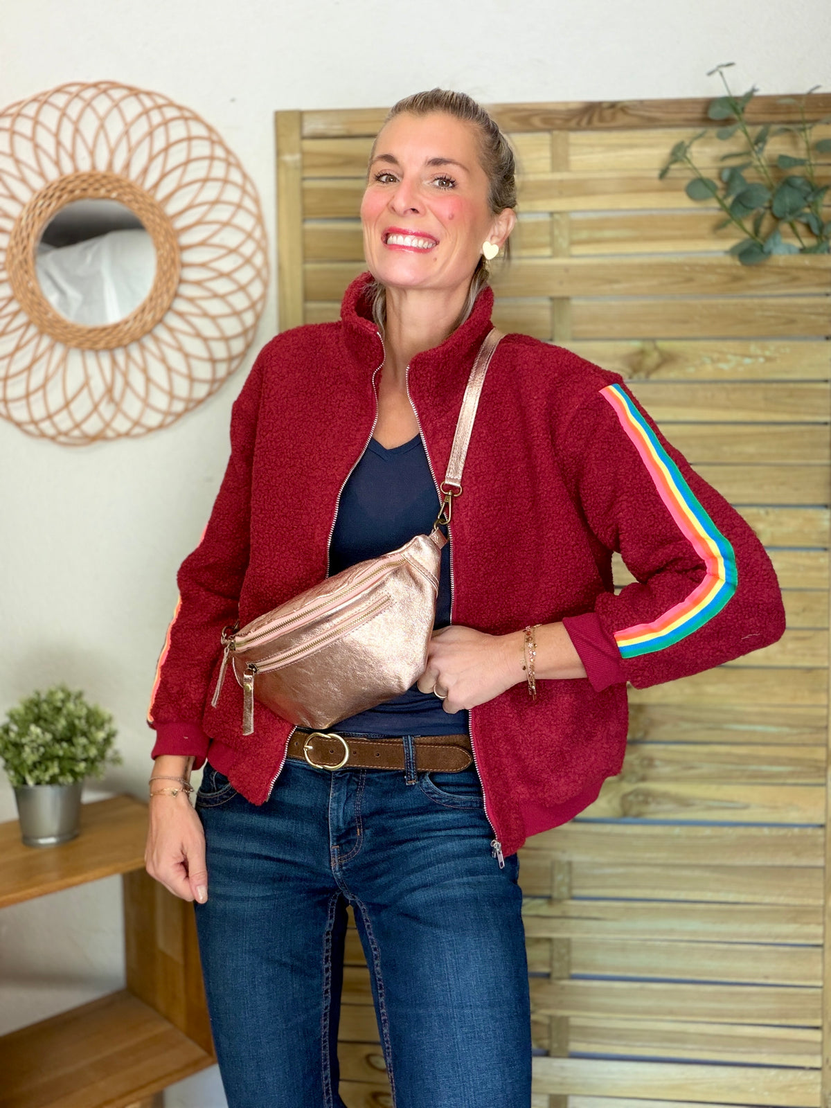 Veste Sherpa zippée bandes Arc-en-ciel CORALIE Bordeaux 🌈