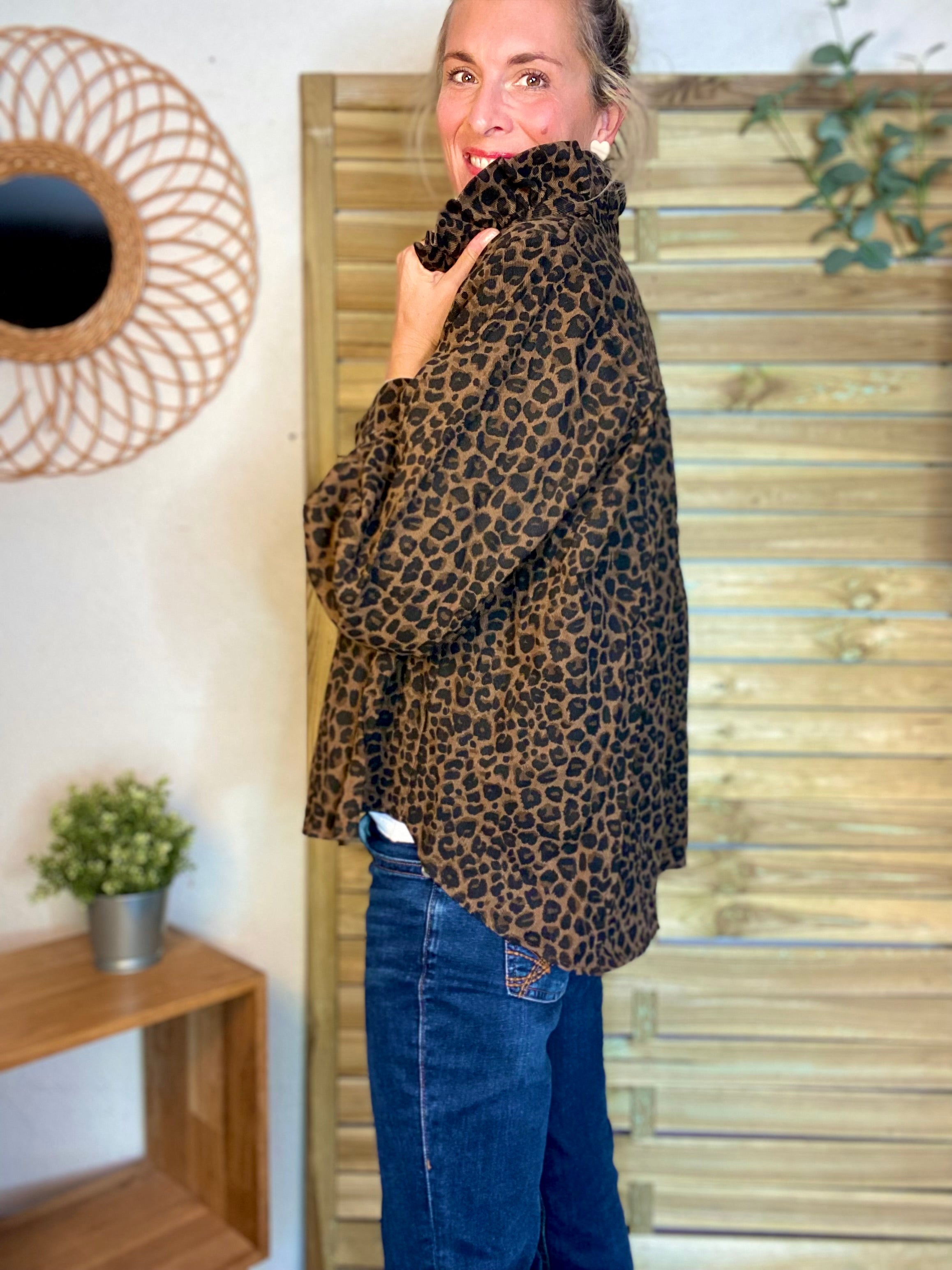 Veste / Chemise en coton, col victorien volanté LISA - Léo 🐆