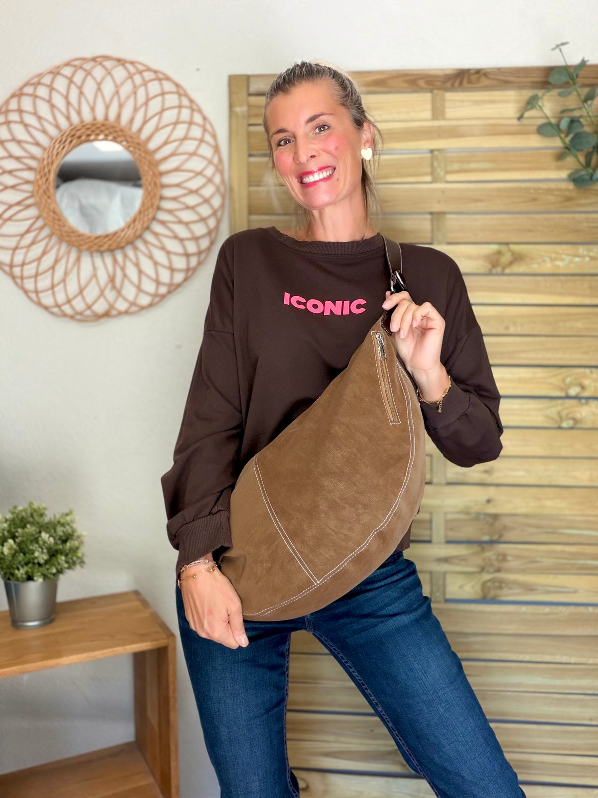 Sac besace XXL en simili cuir brossé - HAROLD Taupe