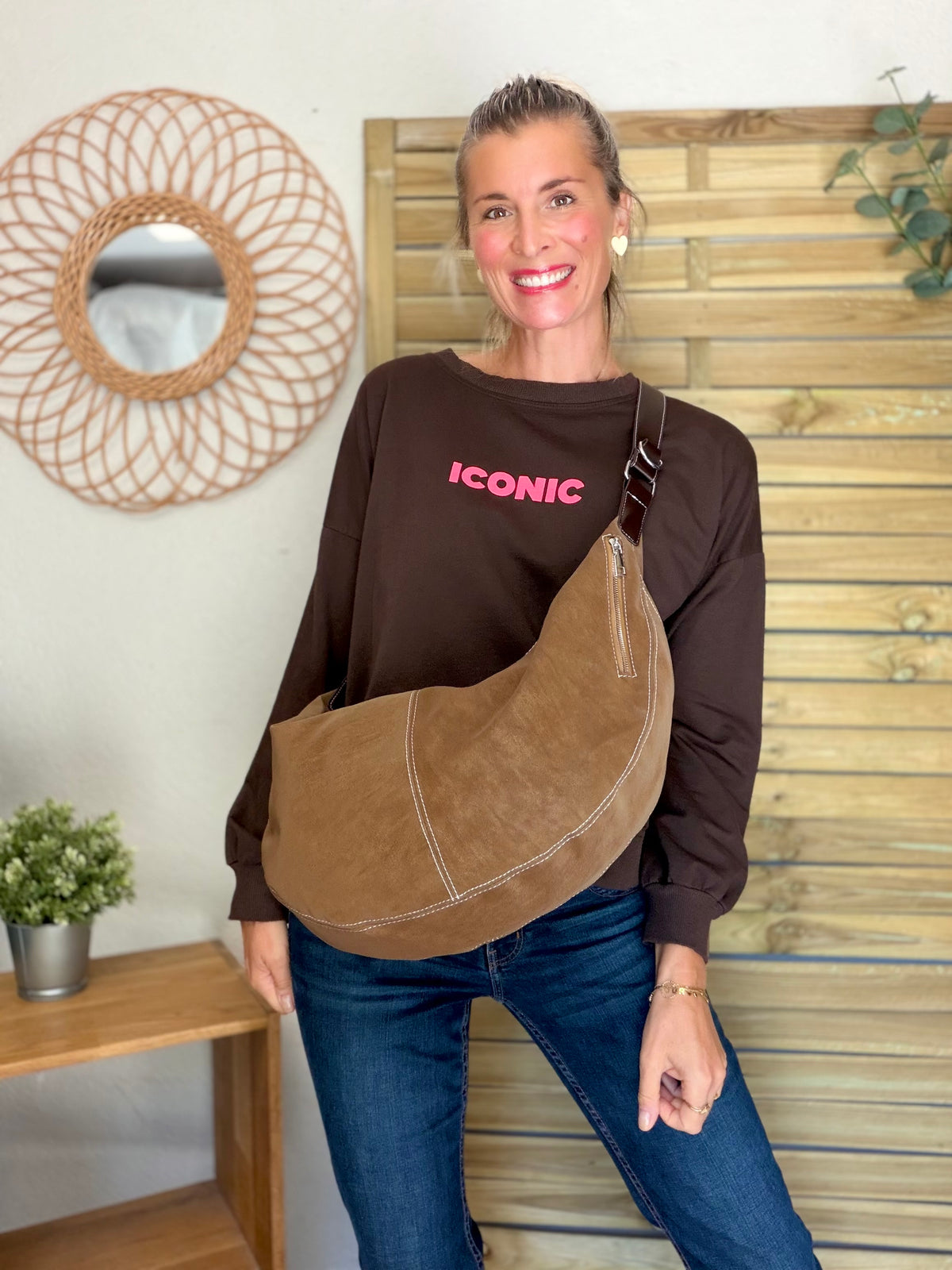 Sac besace XXL en simili cuir brossé - HAROLD Taupe