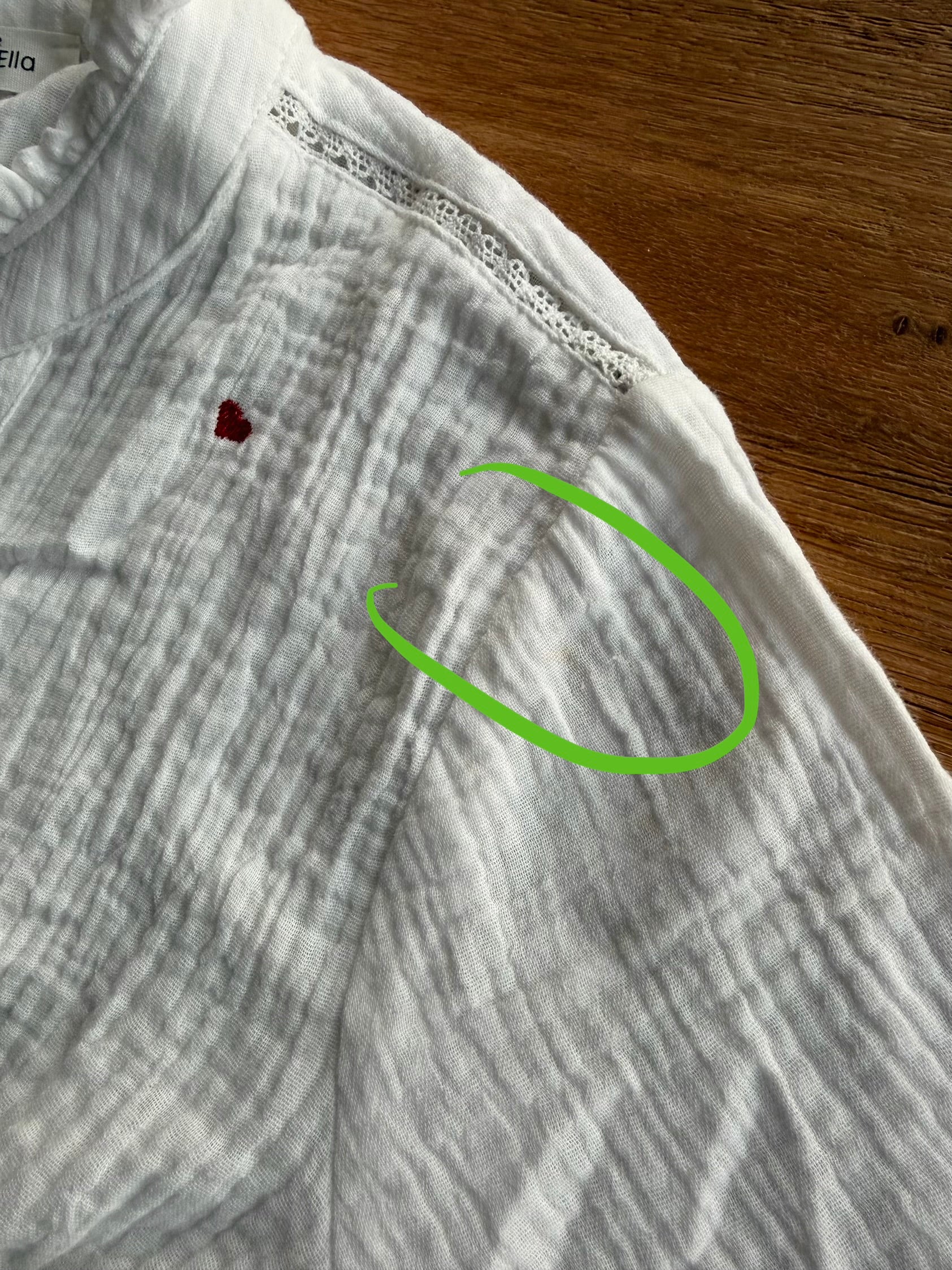 *** IMPERFECTION Taille XL - Blouse en gaze de coton avec cœurs brodés rouges ❤️ AYA