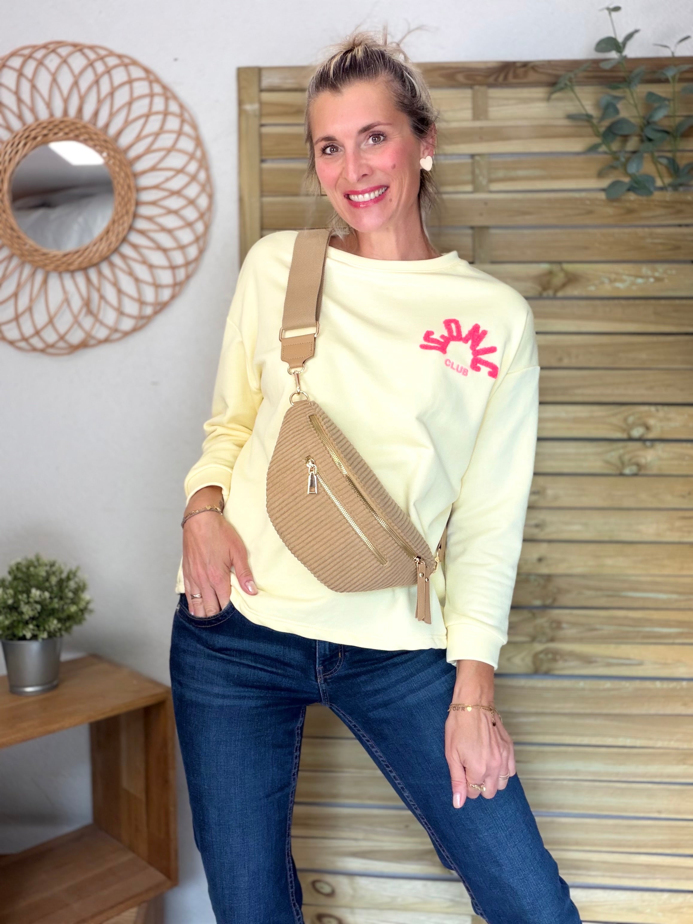 Sac banane en velours côtelé 2 zips et sangle fantaisie - CHARLY Camel clair - DÉSTOCKAGE