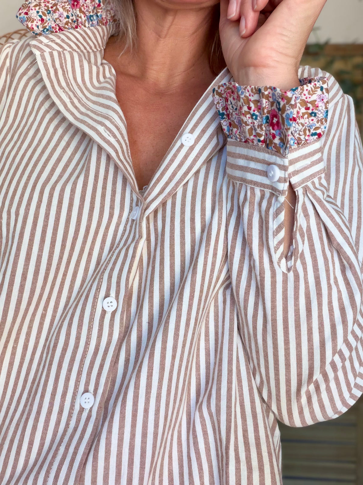 Chemise rayée Camel clair, col victorien Liberty MAEVA