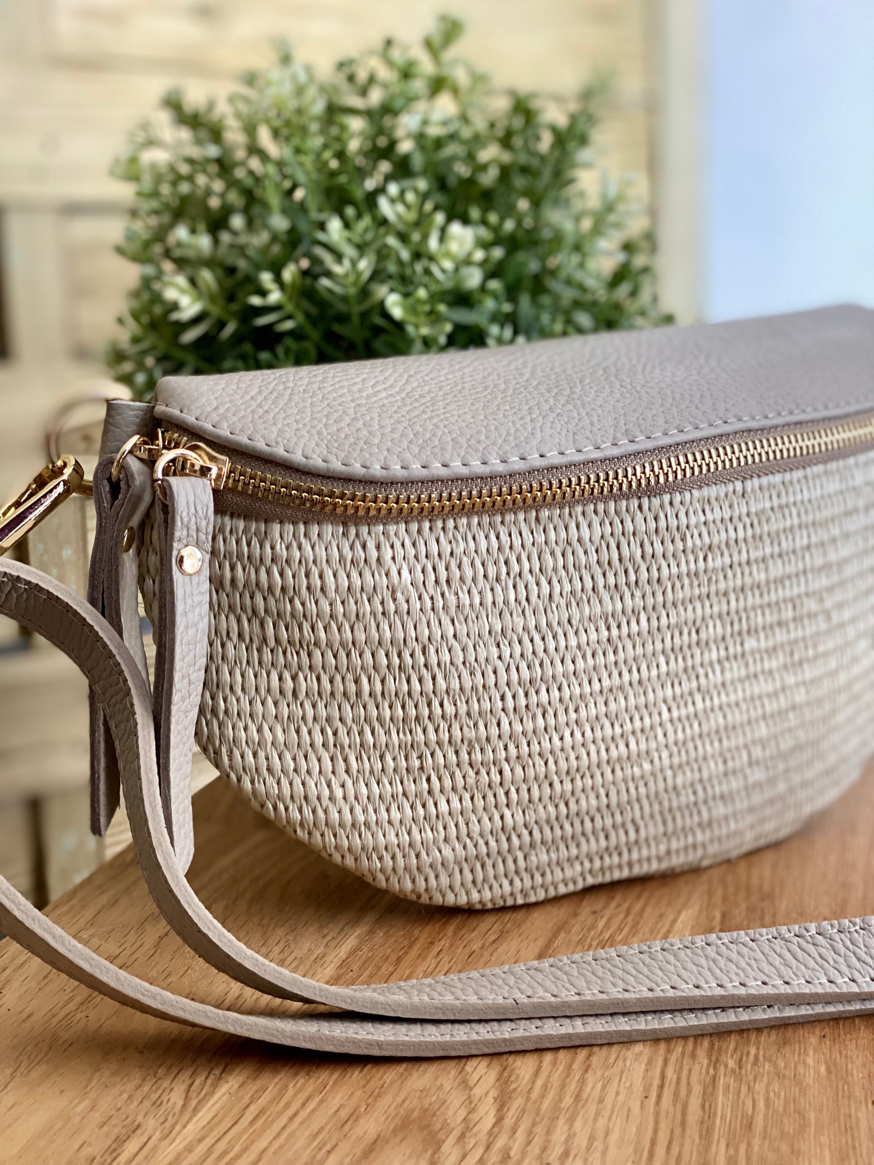 Sac banane bi-matière en cuir grainé beige - 28cm - JUNE