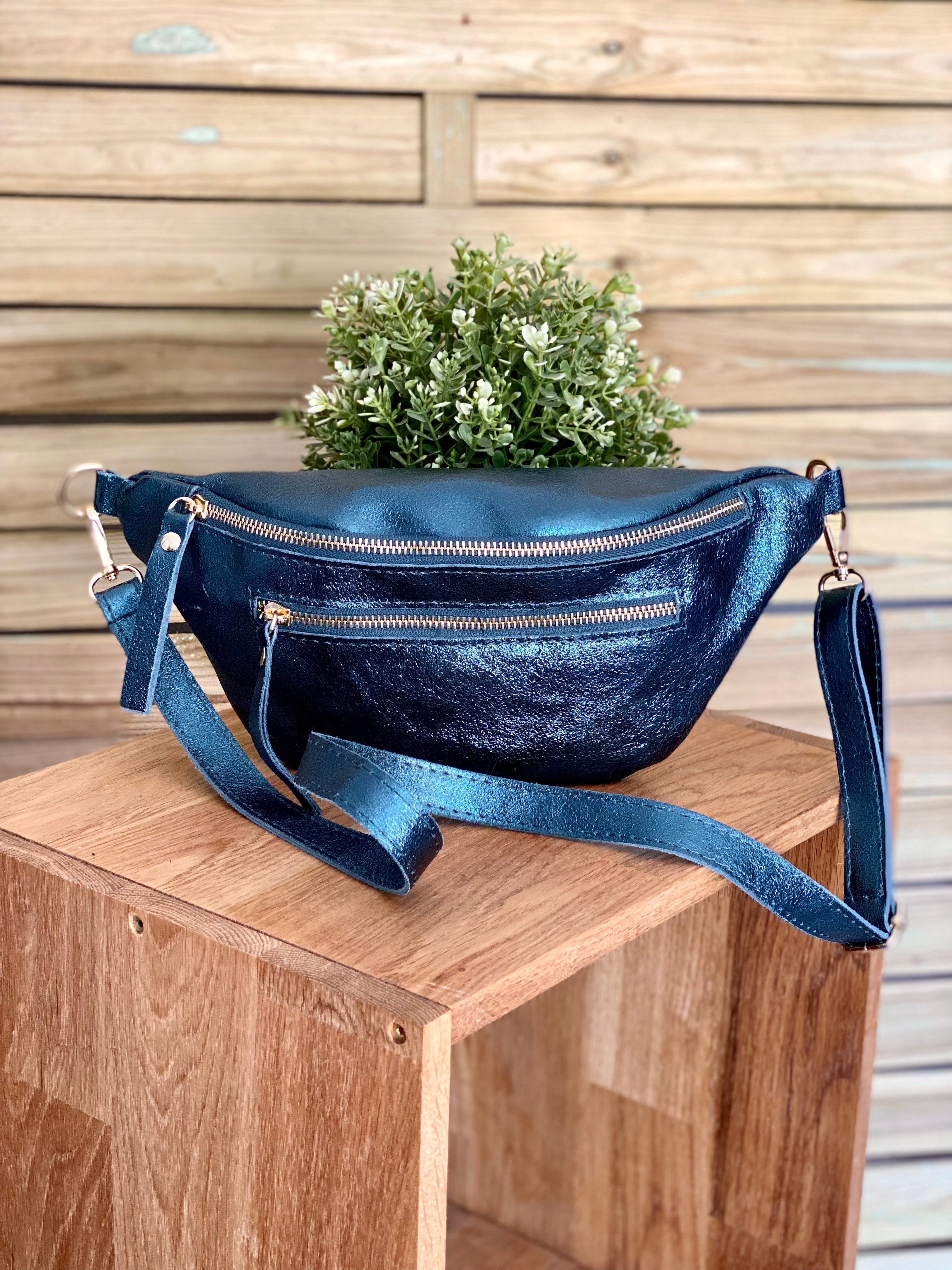 Sac banane en cuir irisé ERYN - Bleu pétrole (9 coloris)