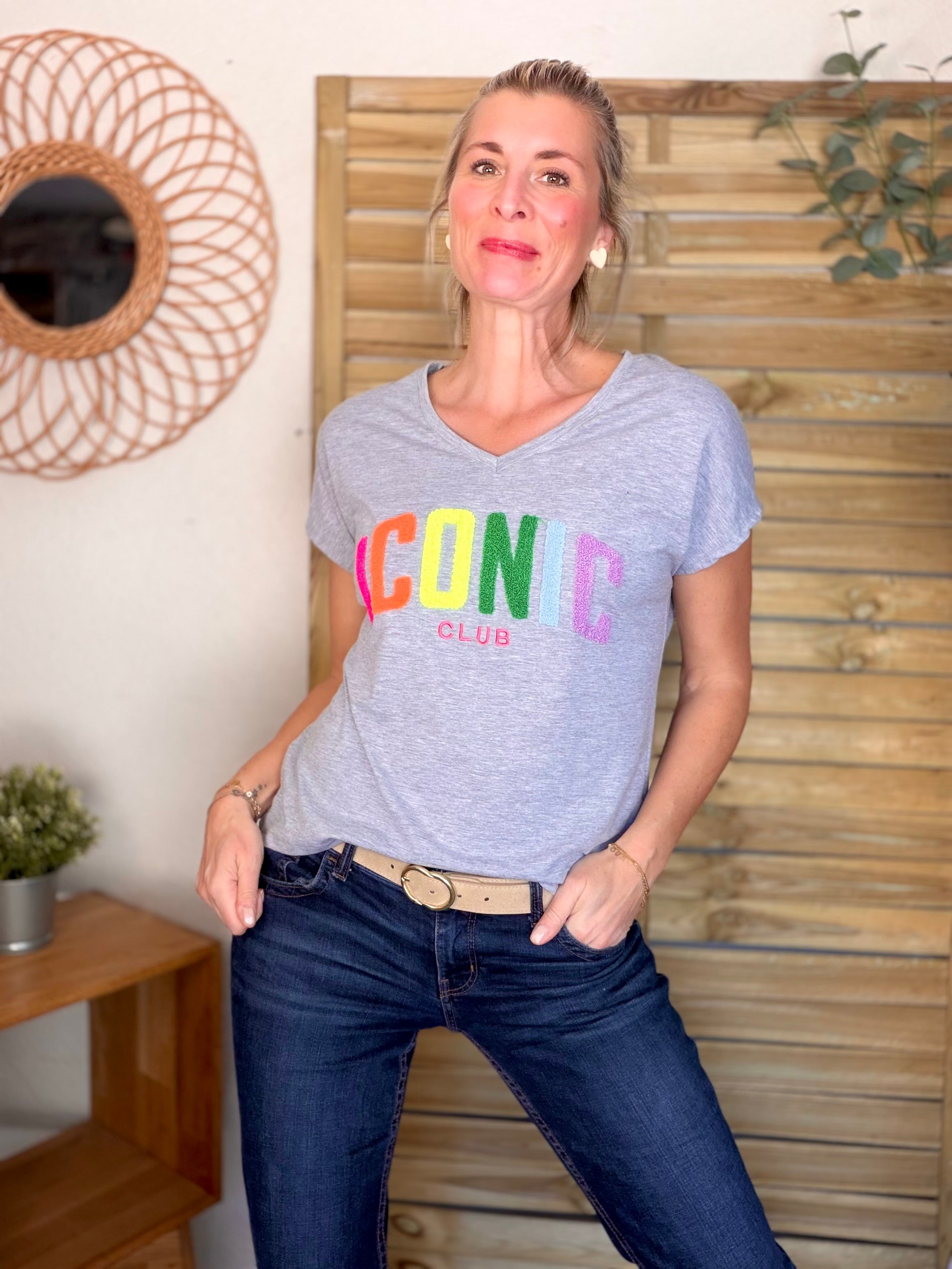 Tee shirt col V cœur ICONIC club MIRANDA Gris