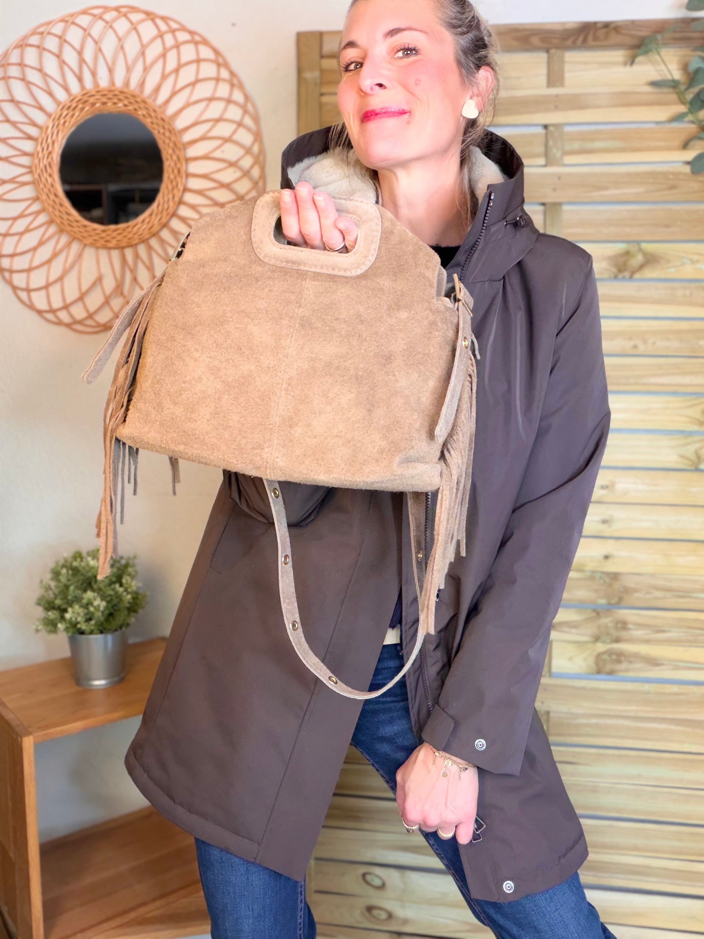 Sac en cuir daim avec franges LOGAN - Beige taupe