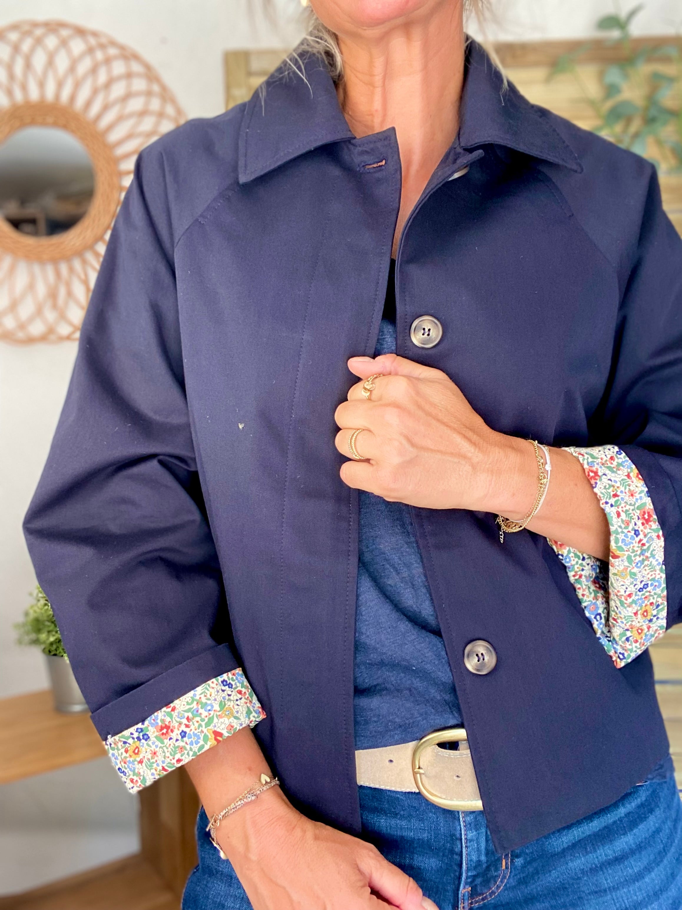 Veste Trench en coton bleu marine avec Liberty - MAHAUT