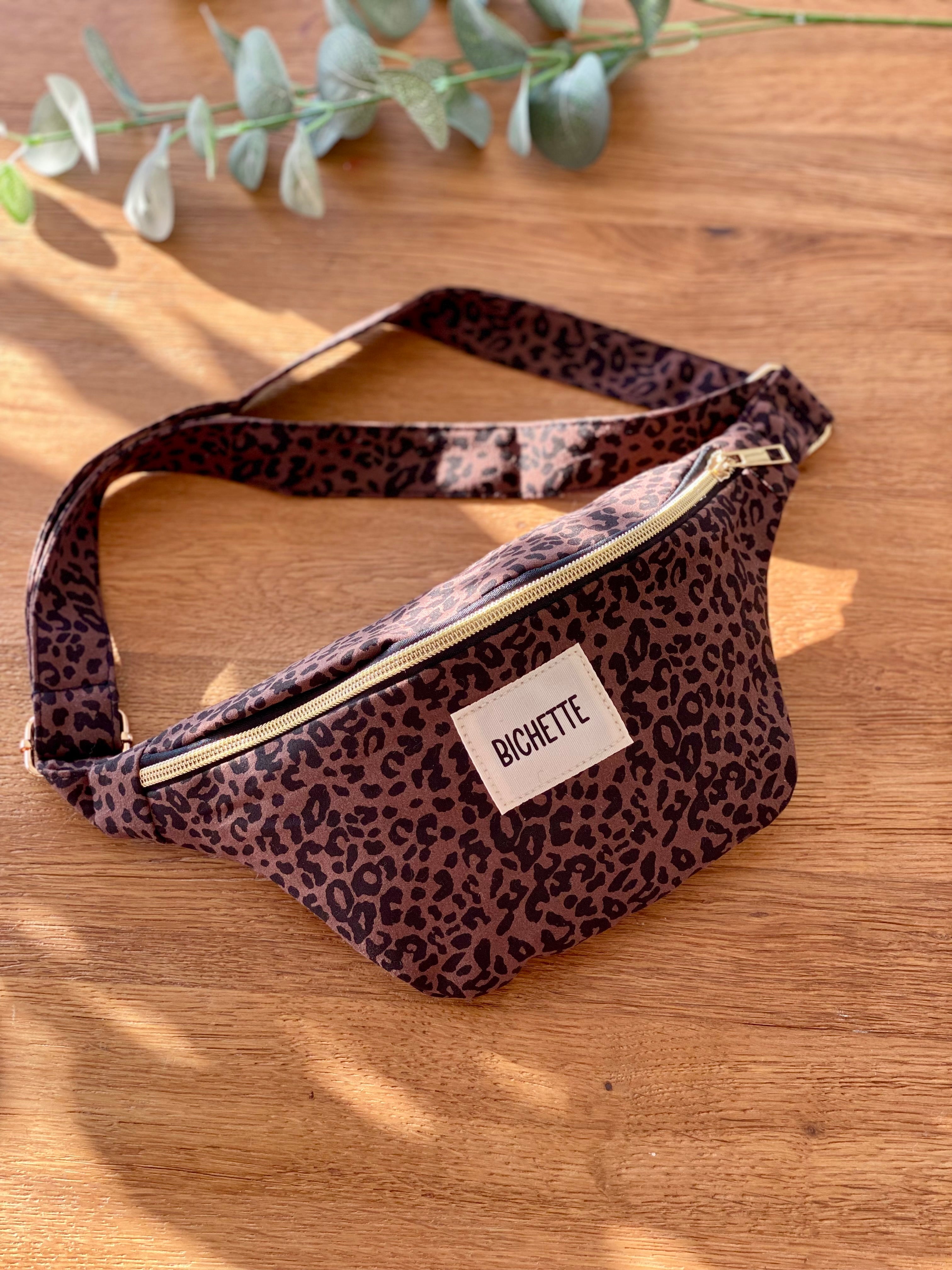 Sac banane COLETTE écusson Amour ou Bichette - motif Léopard 🐆