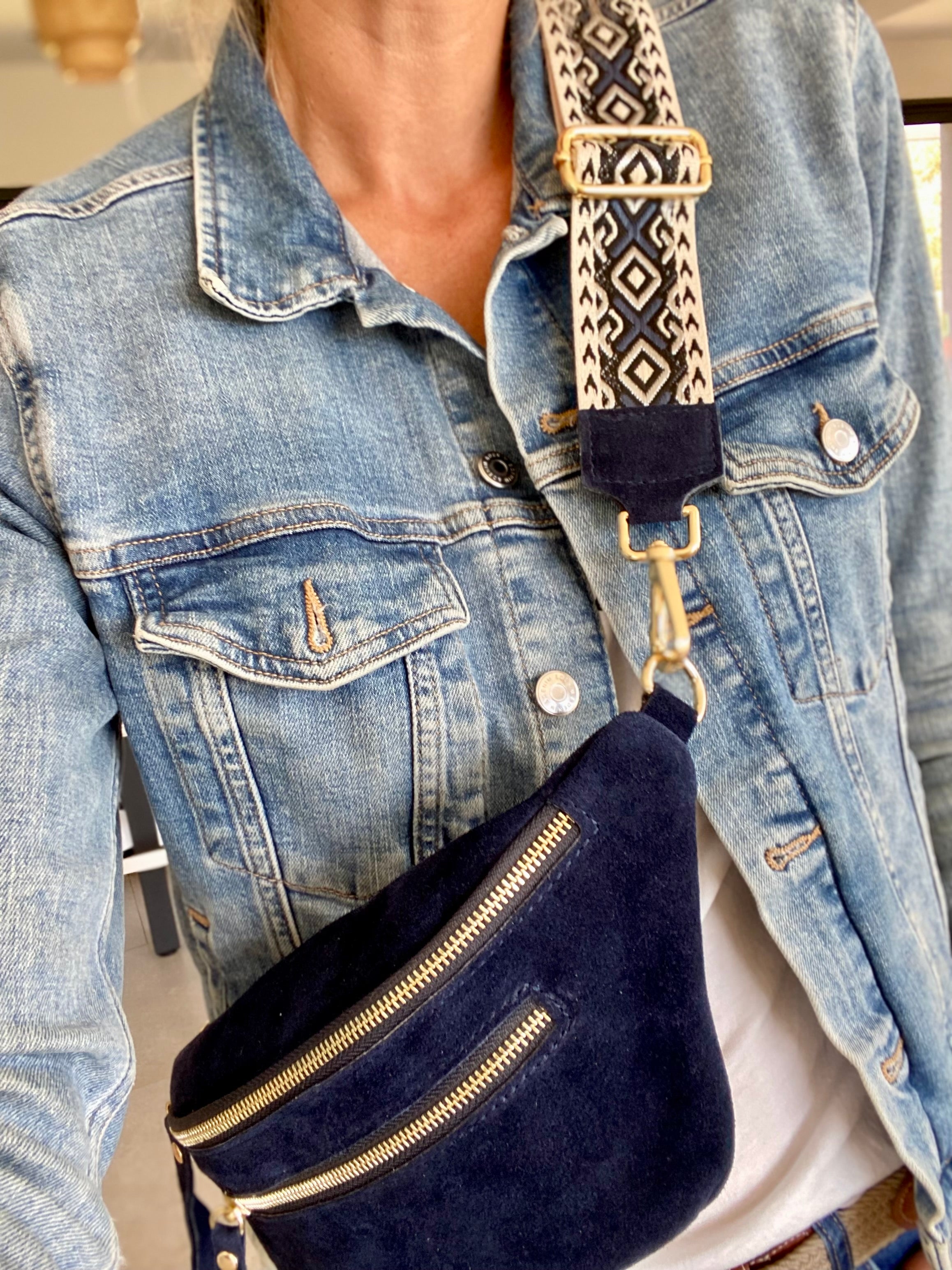 Sac banane avec poche avant, en cuir daim HOLLY - Bleu Marine