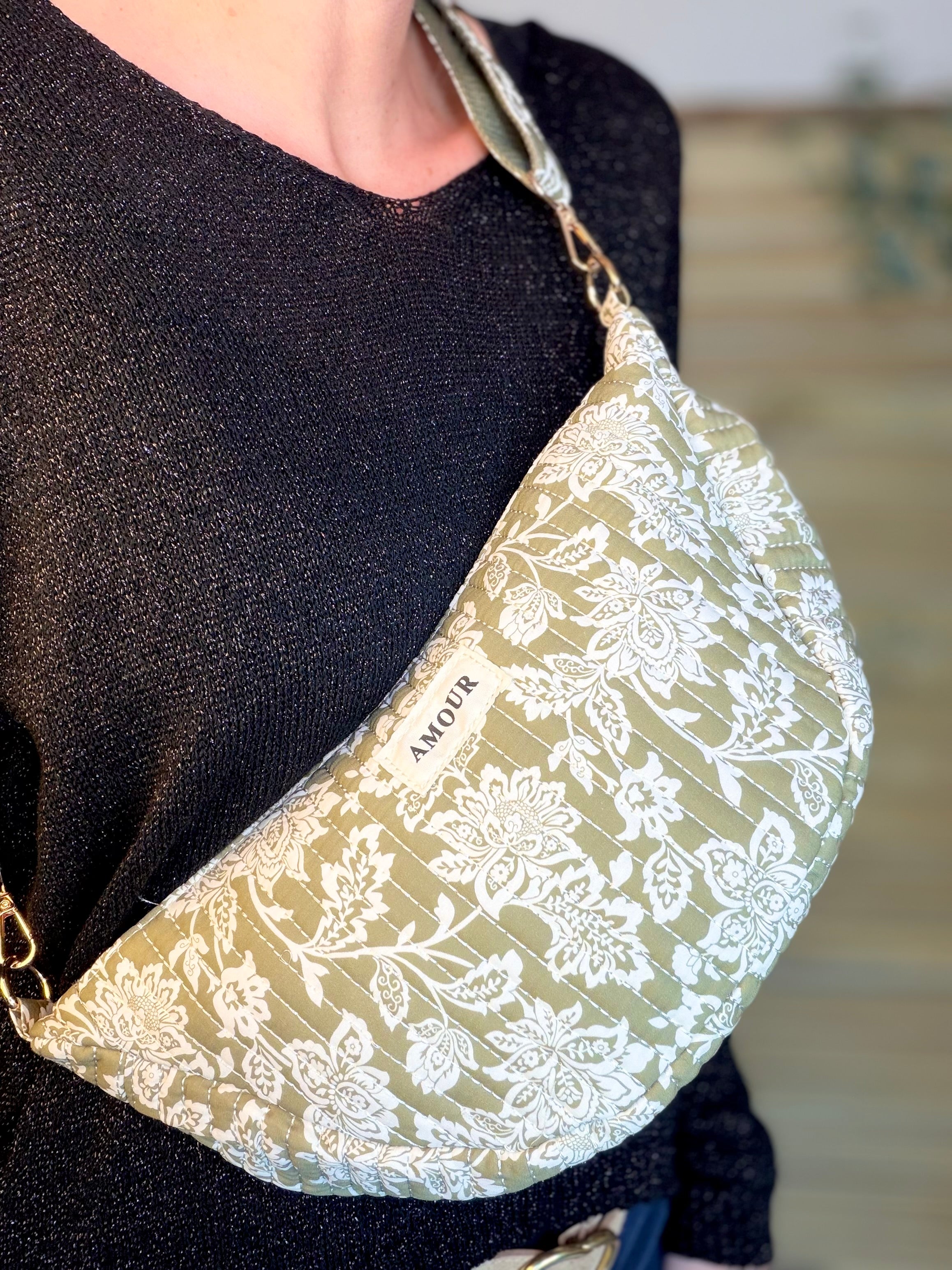 Sac demi-lune matelassé Amour JILL - Fleuri Kaki