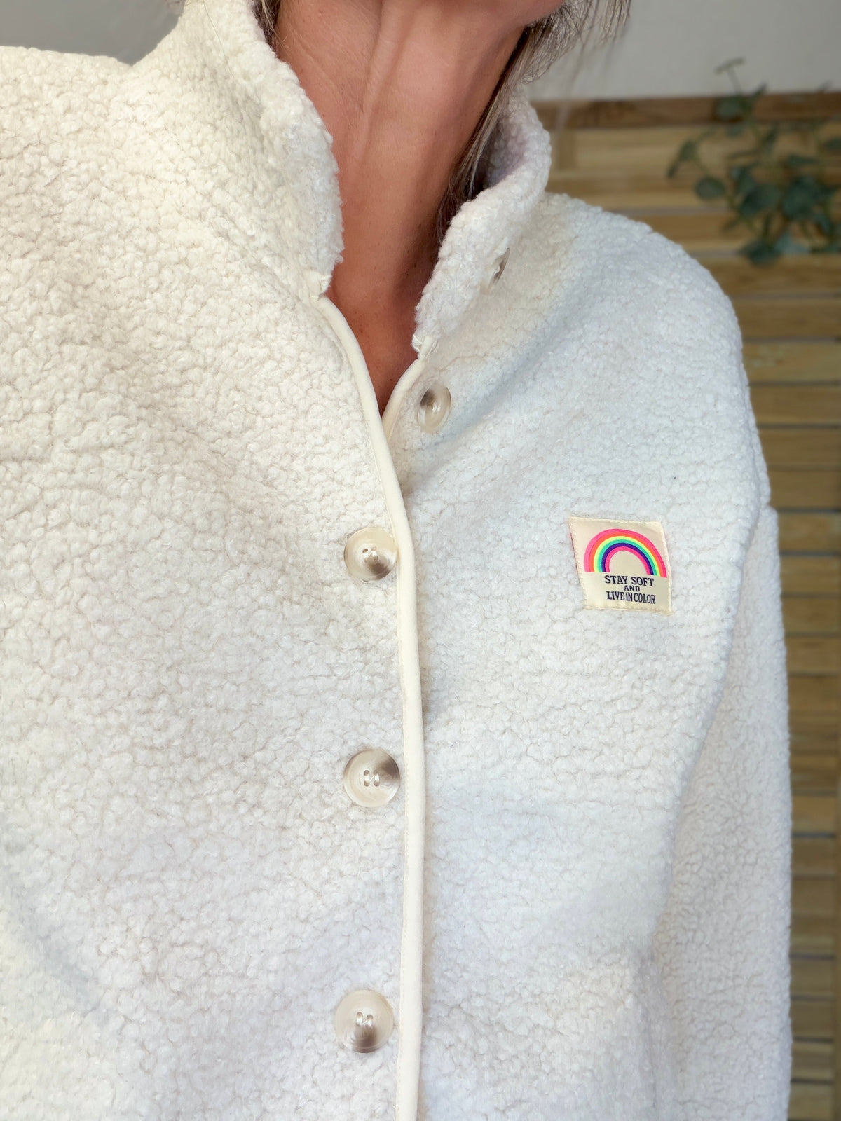Veste Sherpa boutonnée écusson Arc-en-ciel ÉNORA Beige