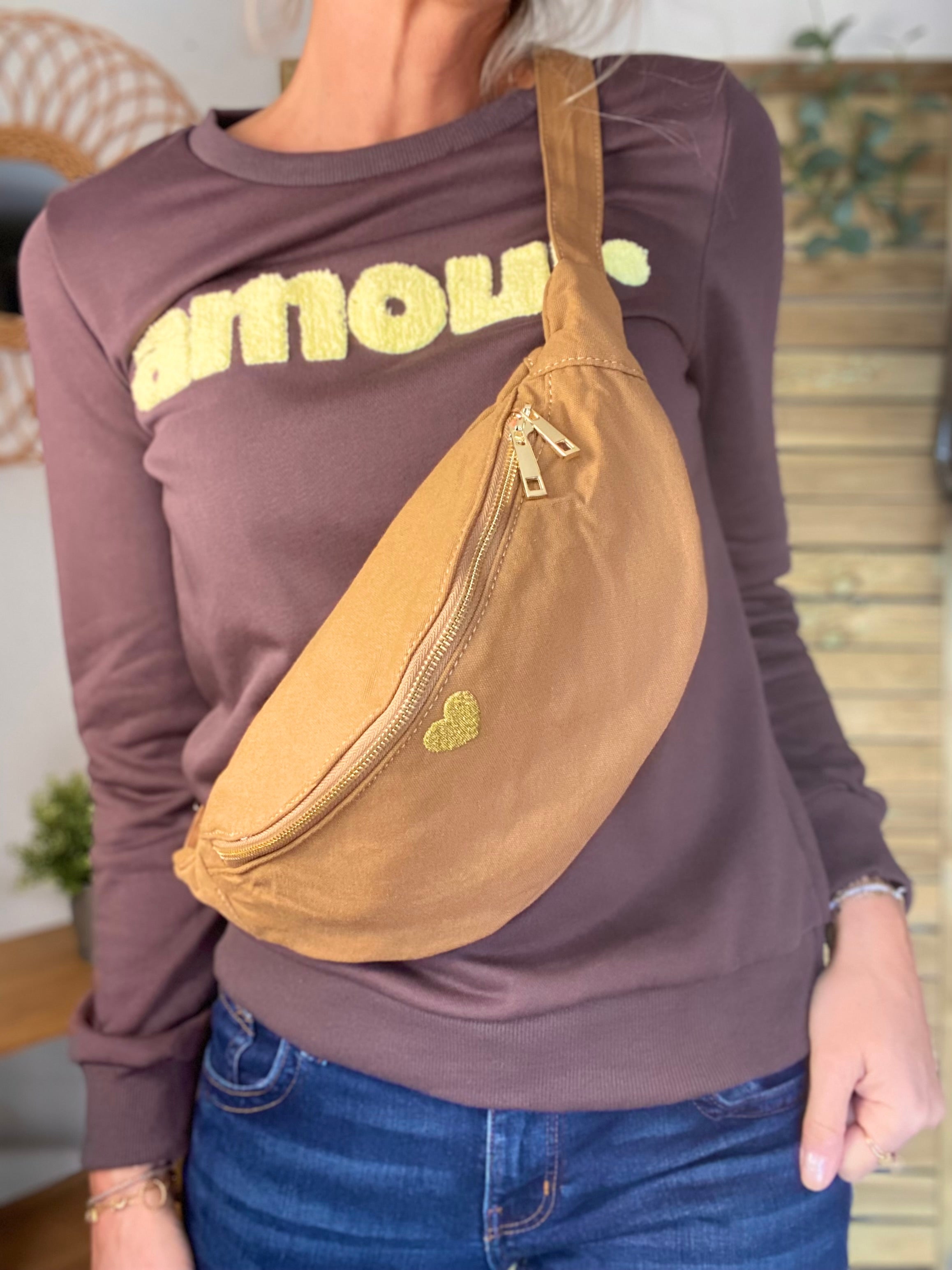 Sac banane en coton Coeur brodé 💛 CASSIDY - Camel