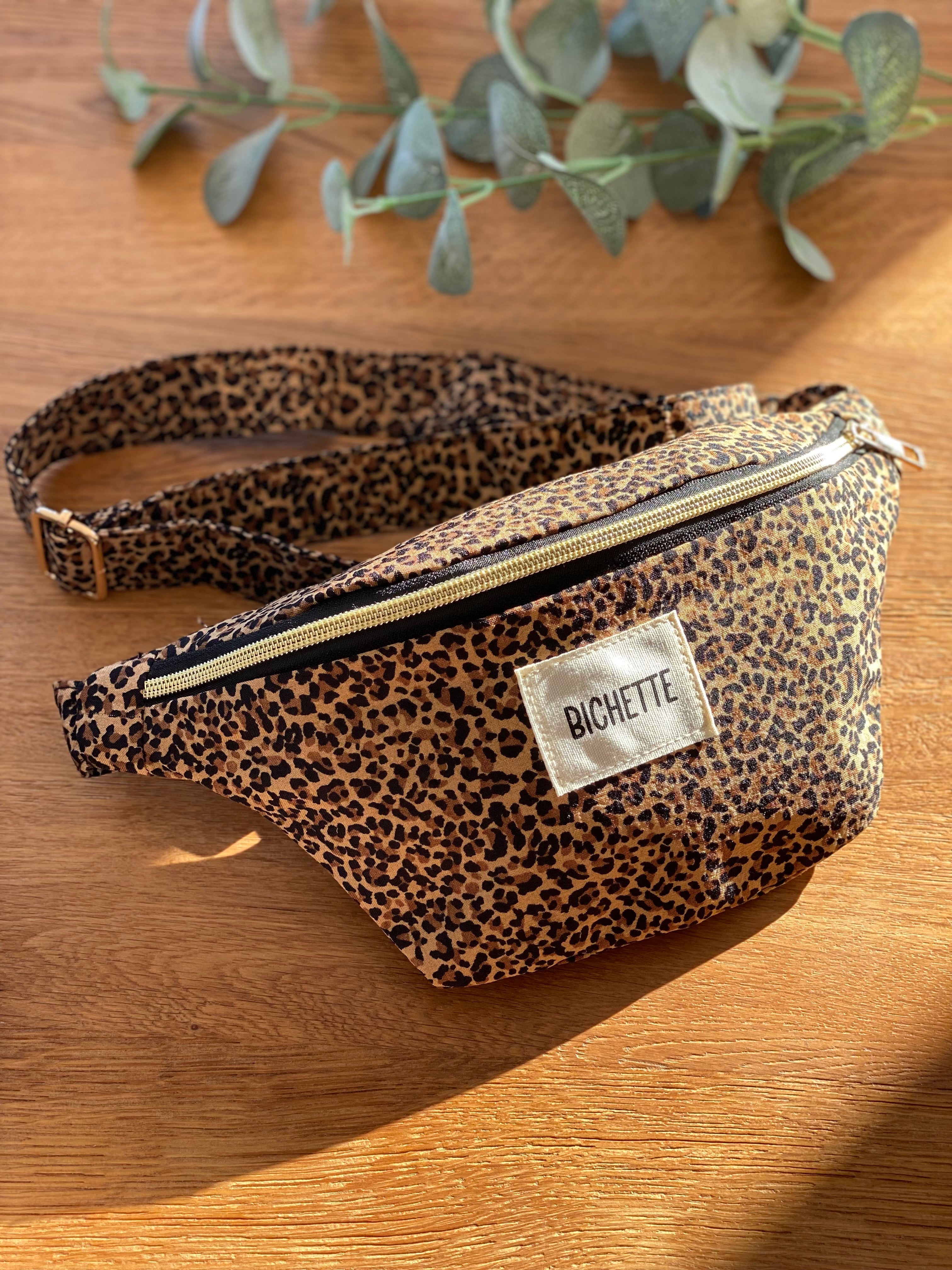 Sac banane COLETTE écusson Amour ou Bichette - motif Léopard 🐆