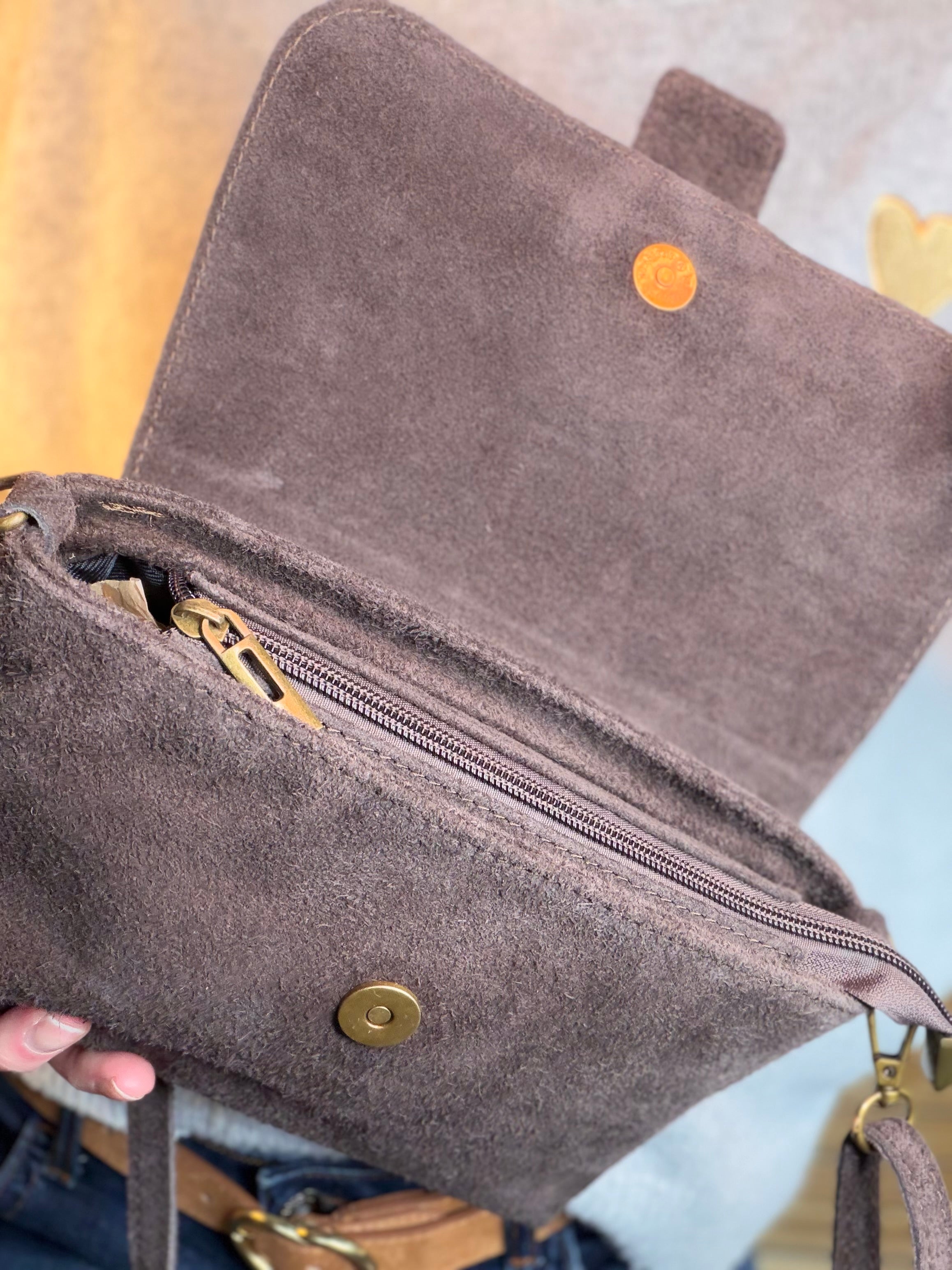 Sac bandoulière en croute de cuir BLAKE - Chocolat