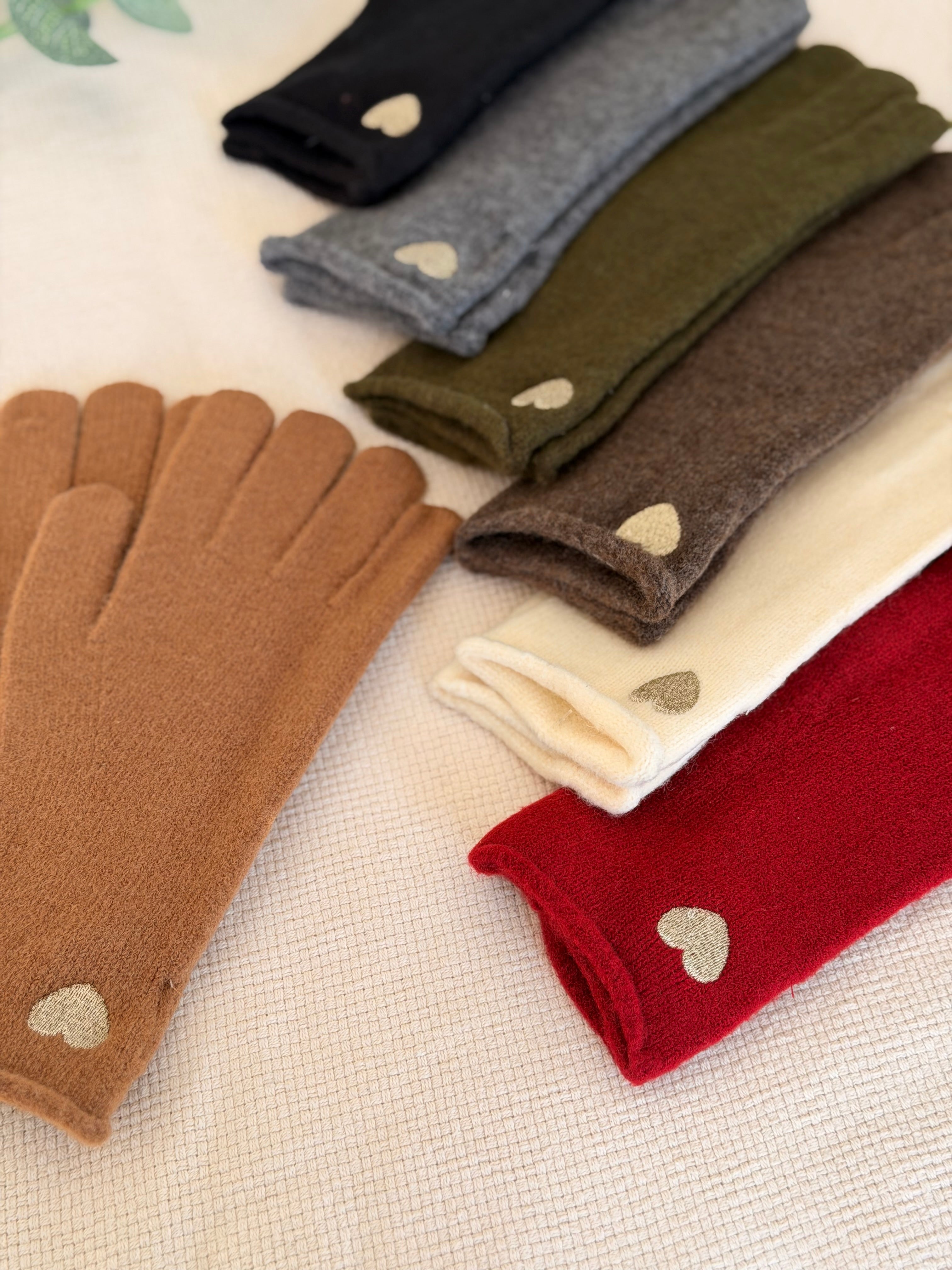 Gants CHLOÉ avec coeur doré brodé 💛 et ouverture index et pouce 👌🏼