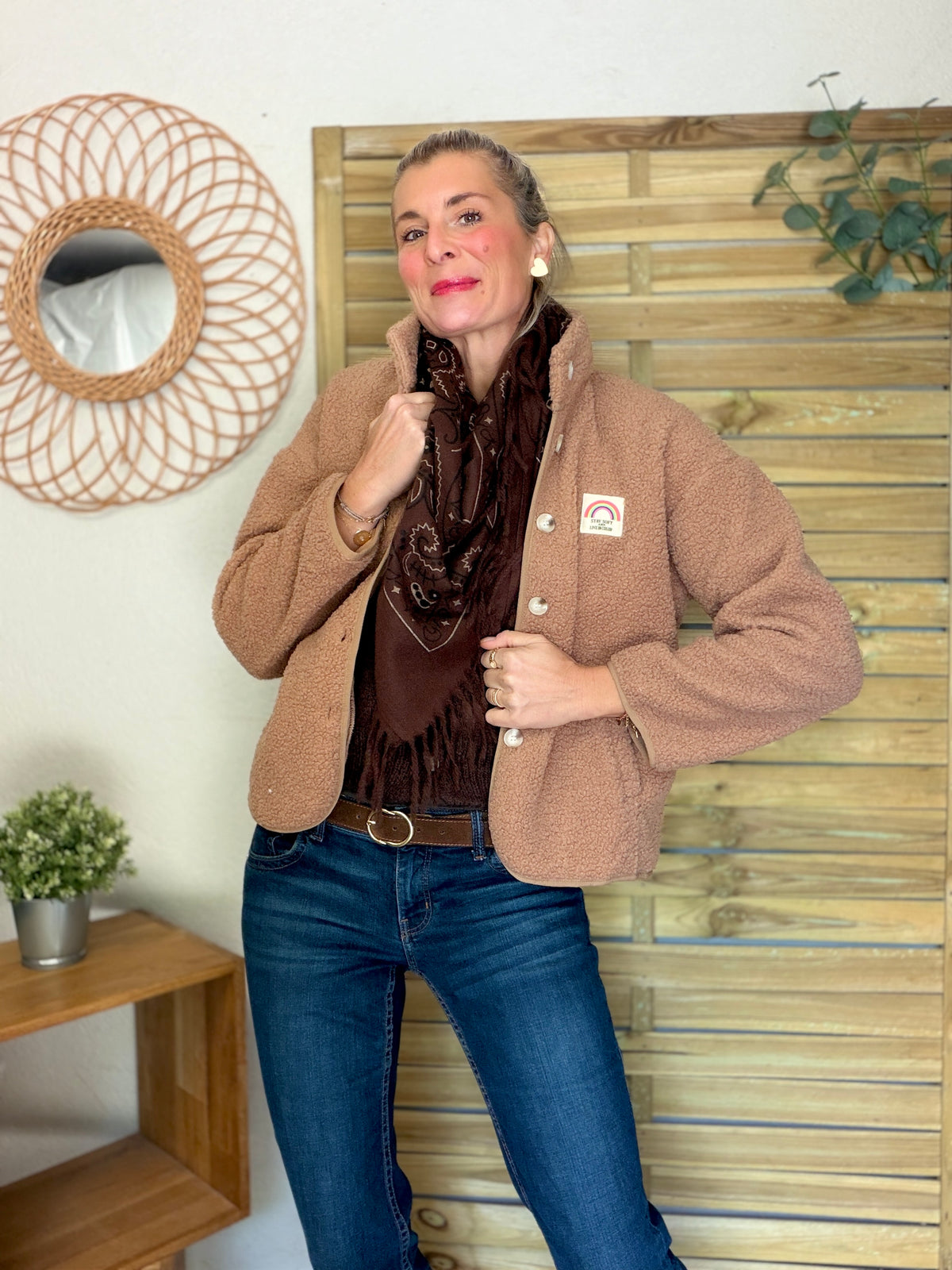 Veste Sherpa boutonnée écusson Arc-en-ciel ÉNORA Taupe rosé
