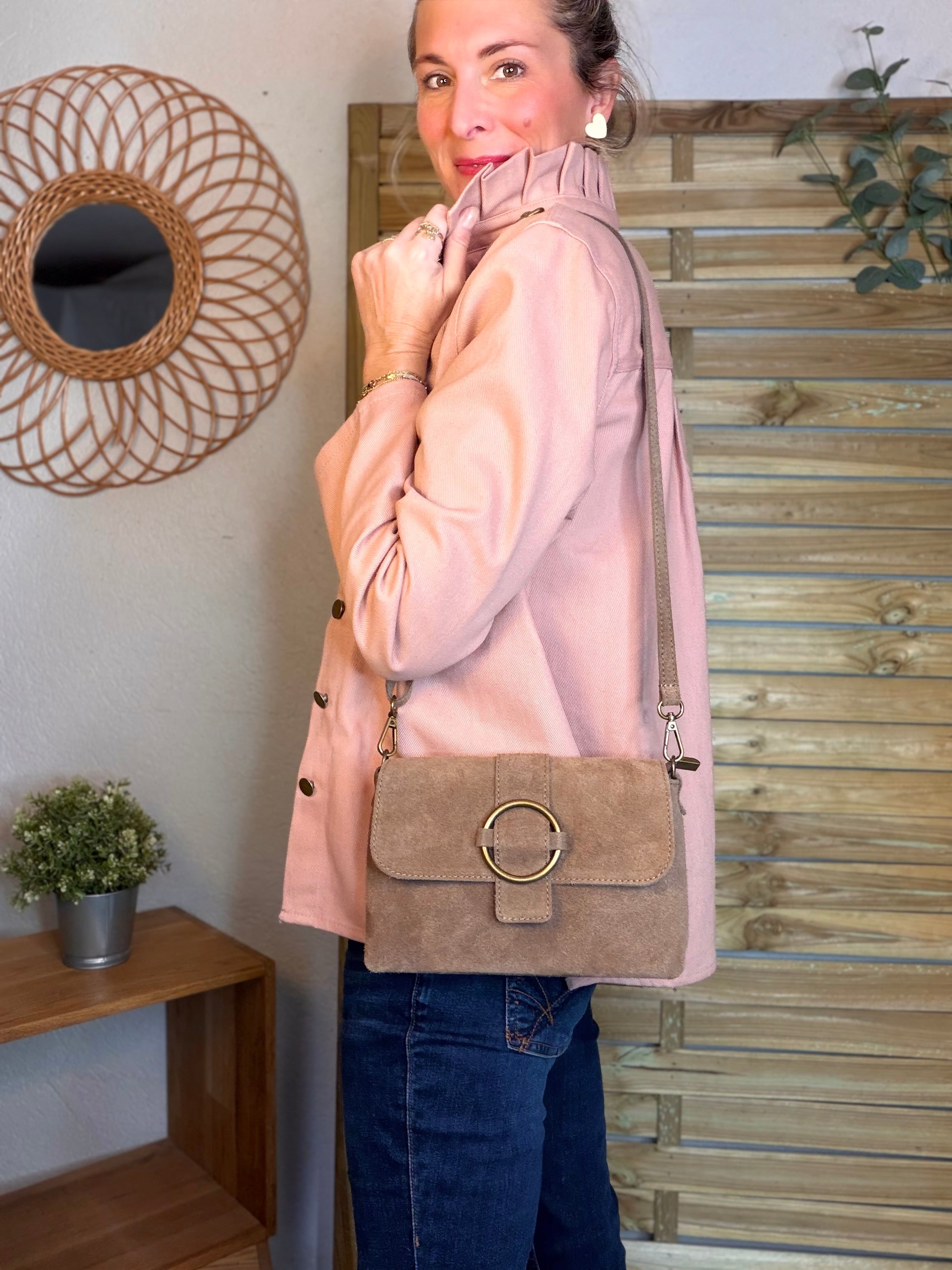 Sac bandoulière en croute de cuir BLAKE - Taupe